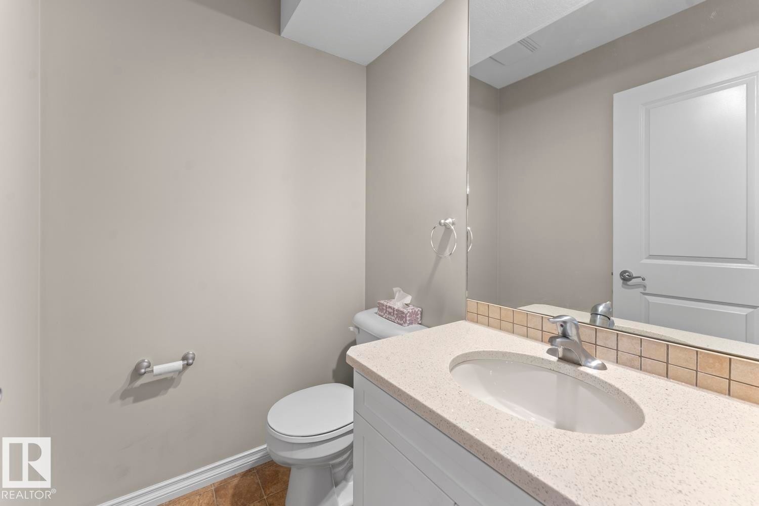 5 1001 7 Avenue, Cold Lake, AB - Indoor Photo Showing Bathroom