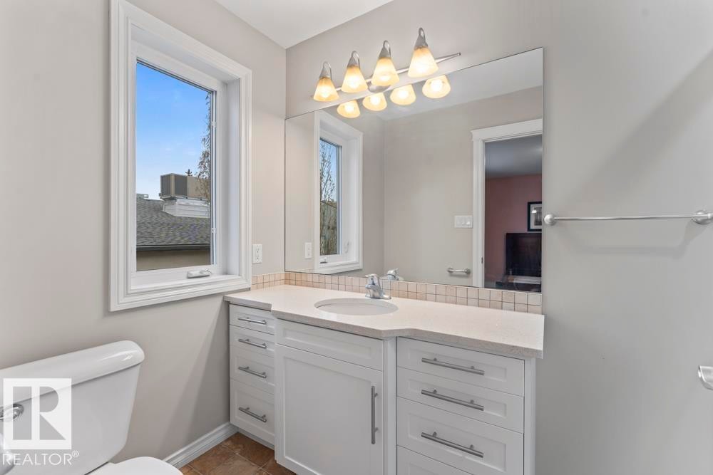 5 1001 7 Avenue, Cold Lake, AB - Indoor Photo Showing Bathroom