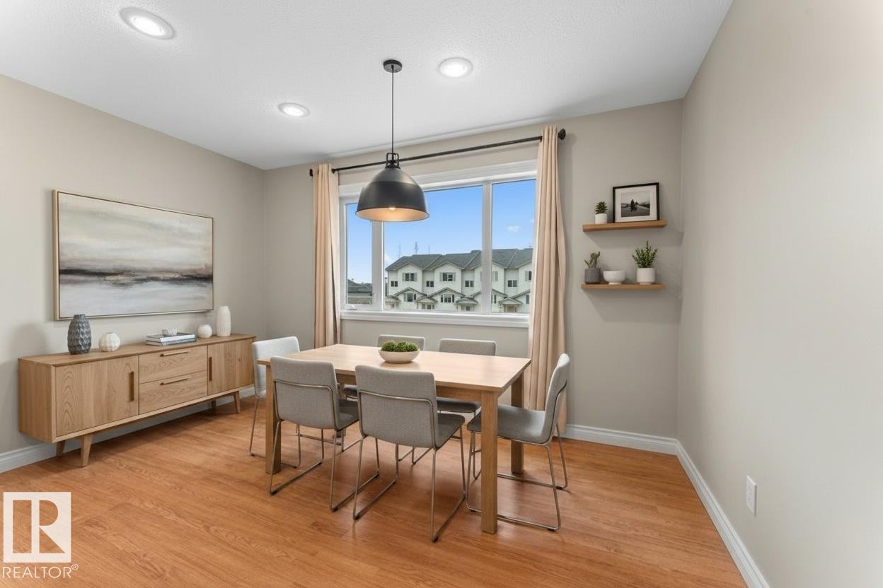 5 1001 7 Avenue, Cold Lake, AB - Indoor Photo Showing Dining Room