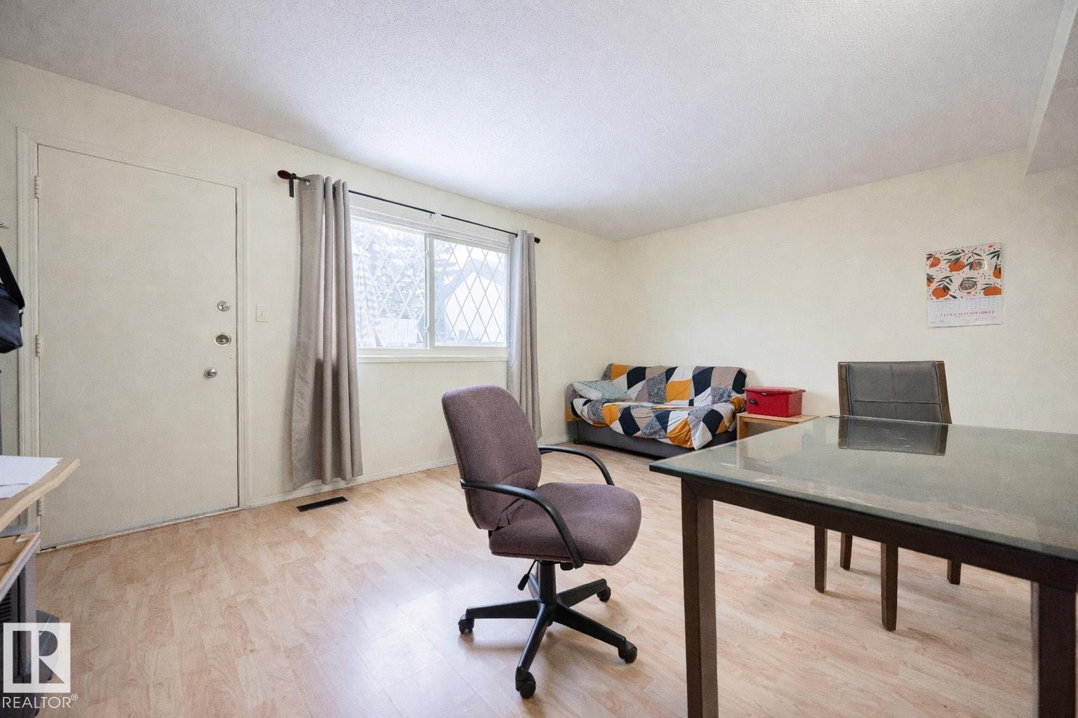 774 Abbottsfield Road Nw, Edmonton, AB - Indoor Photo Showing Office