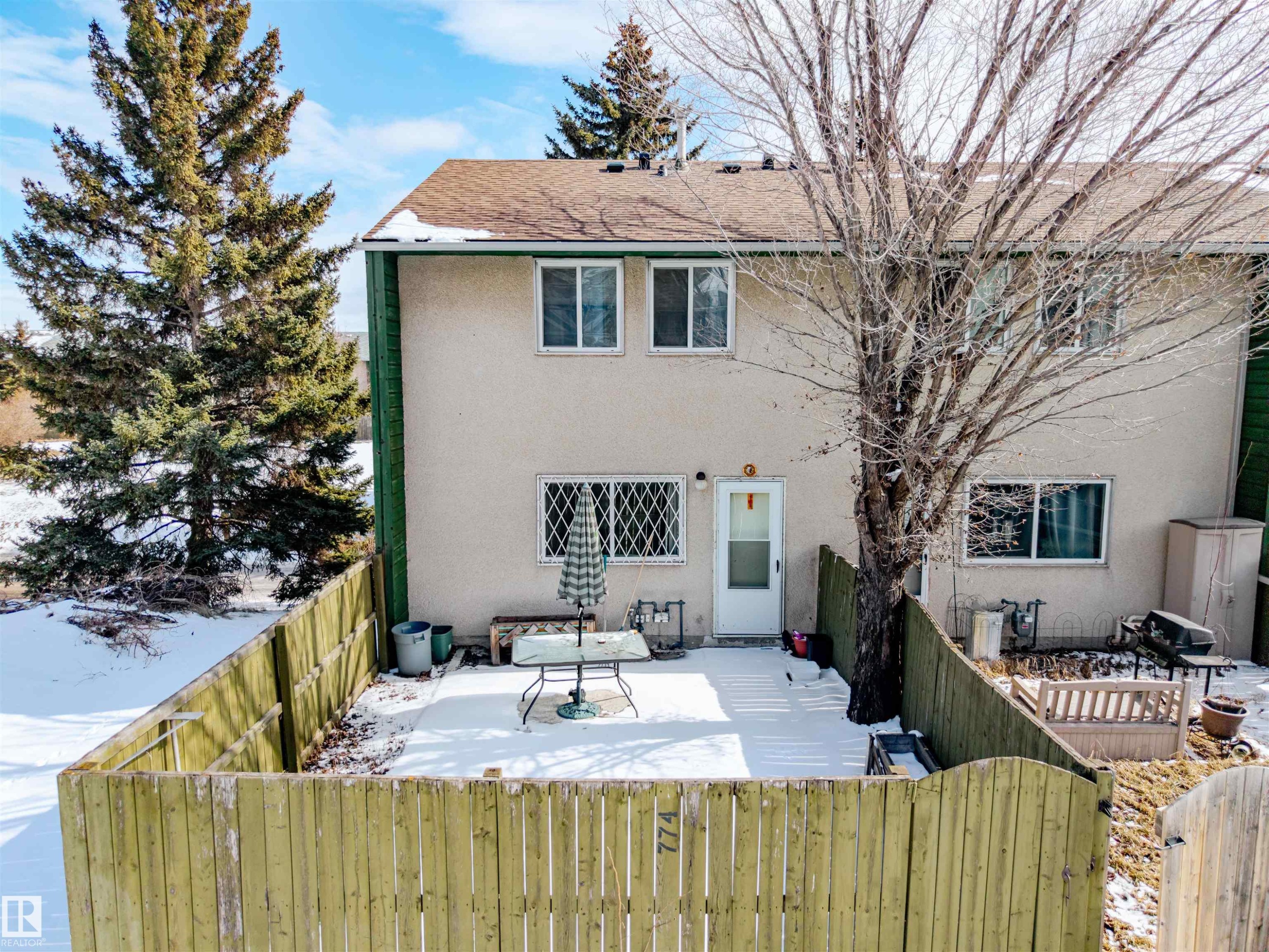 774 Abbottsfield Road Nw, Edmonton, AB - Outdoor