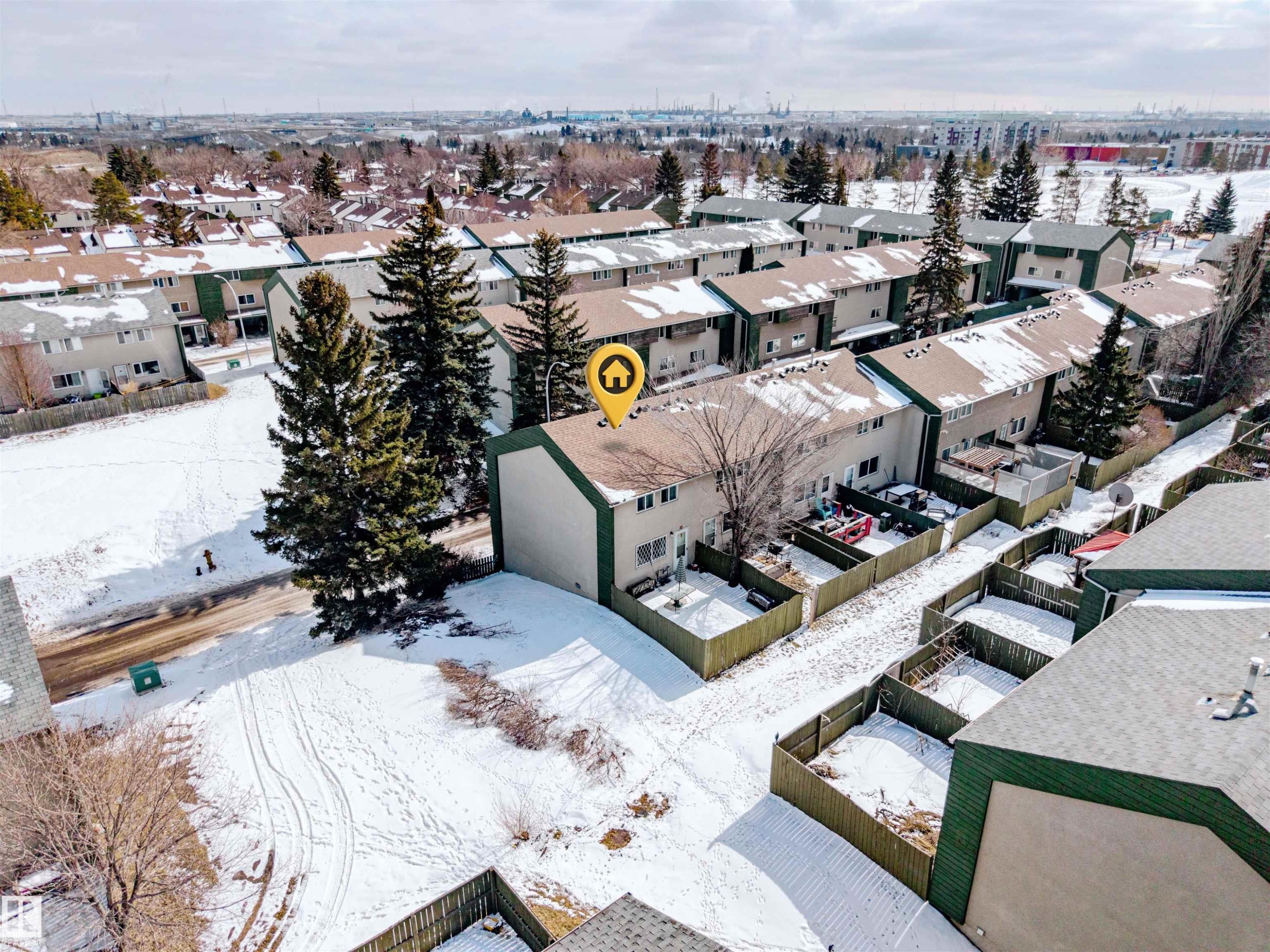 774 Abbottsfield Road Nw, Edmonton, AB - Outdoor With View