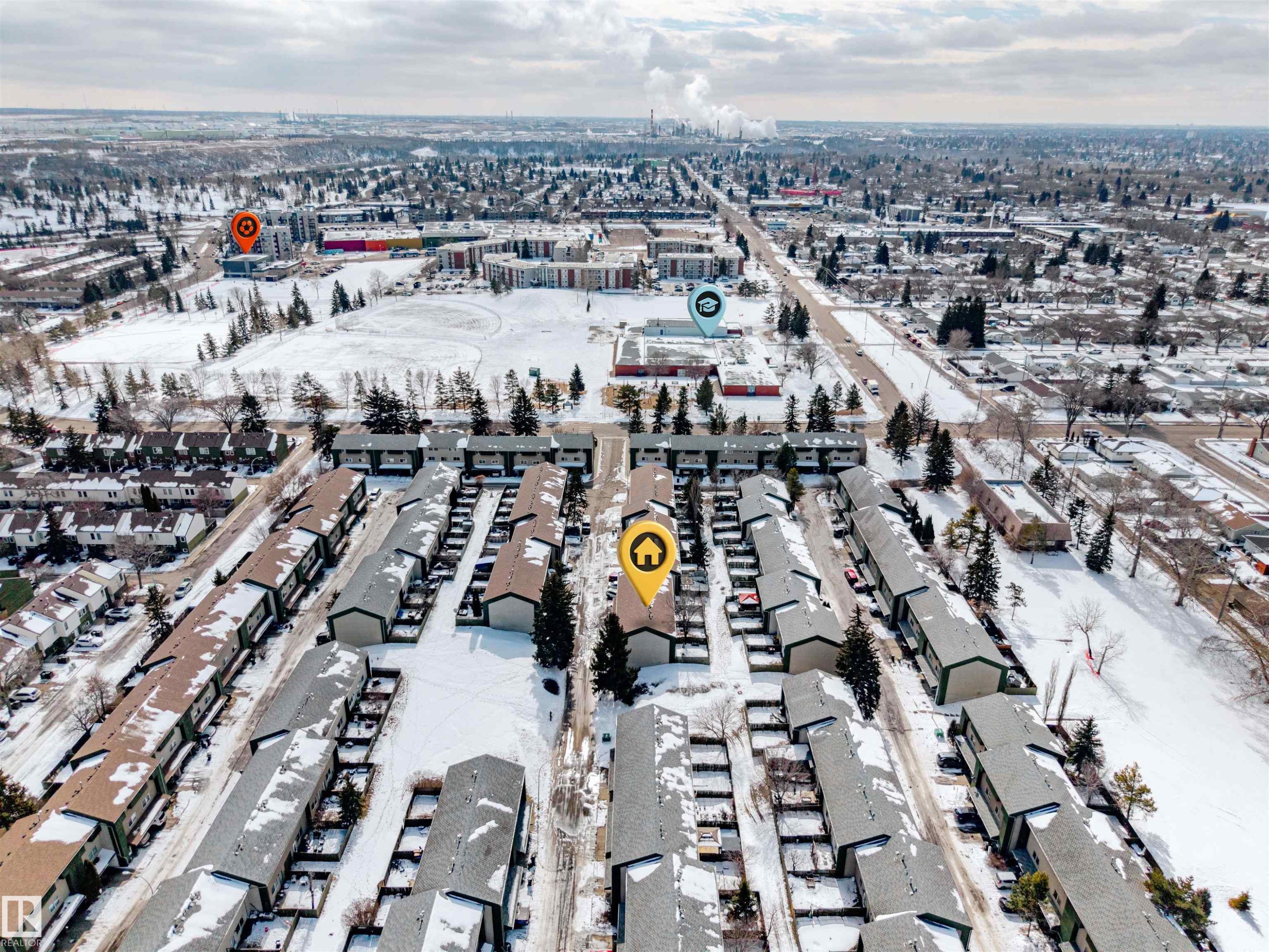 774 Abbottsfield Road Nw, Edmonton, AB - Outdoor With View
