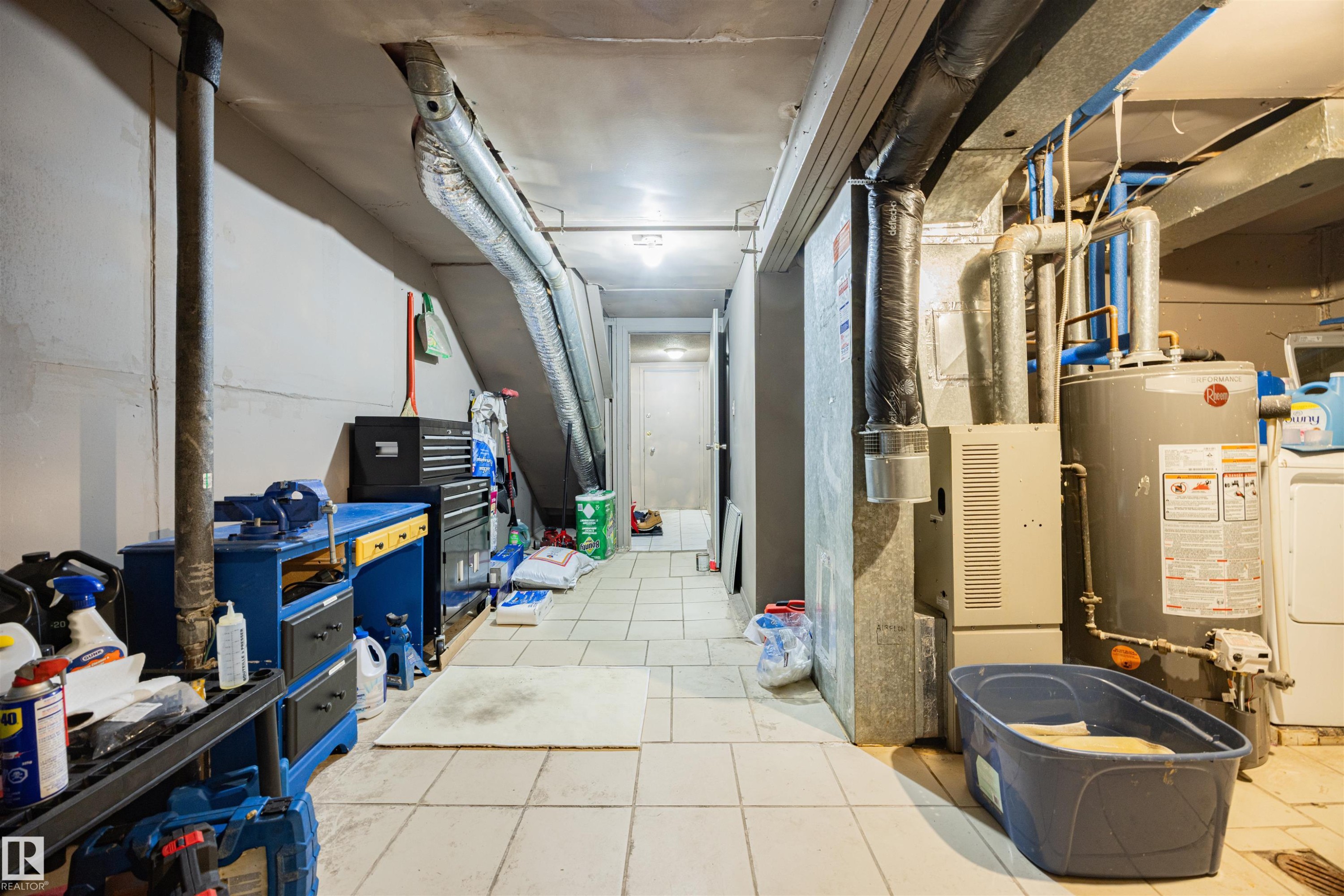 774 Abbottsfield Road Nw, Edmonton, AB - Indoor Photo Showing Basement