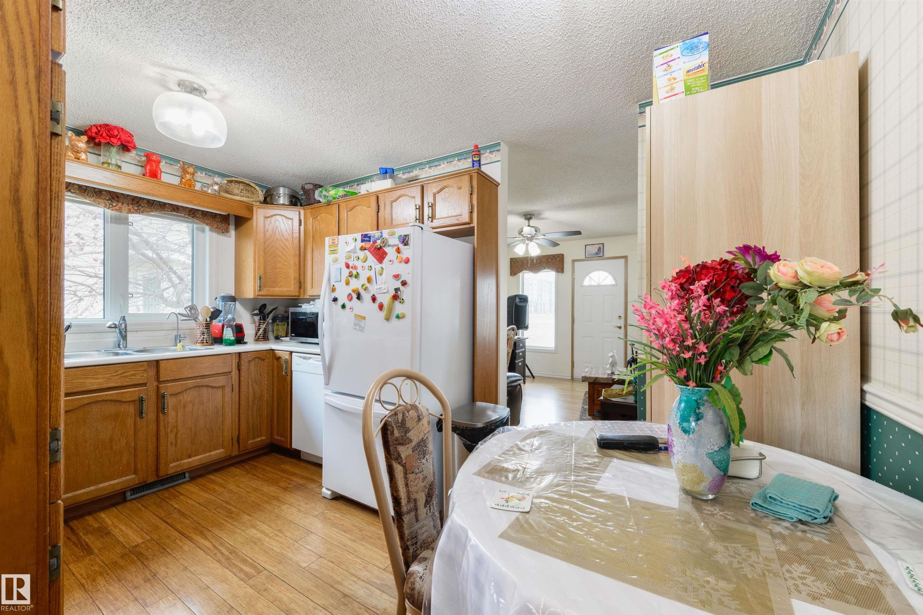 10840 25 Avenue, Edmonton, AB - Indoor Photo Showing Other Room