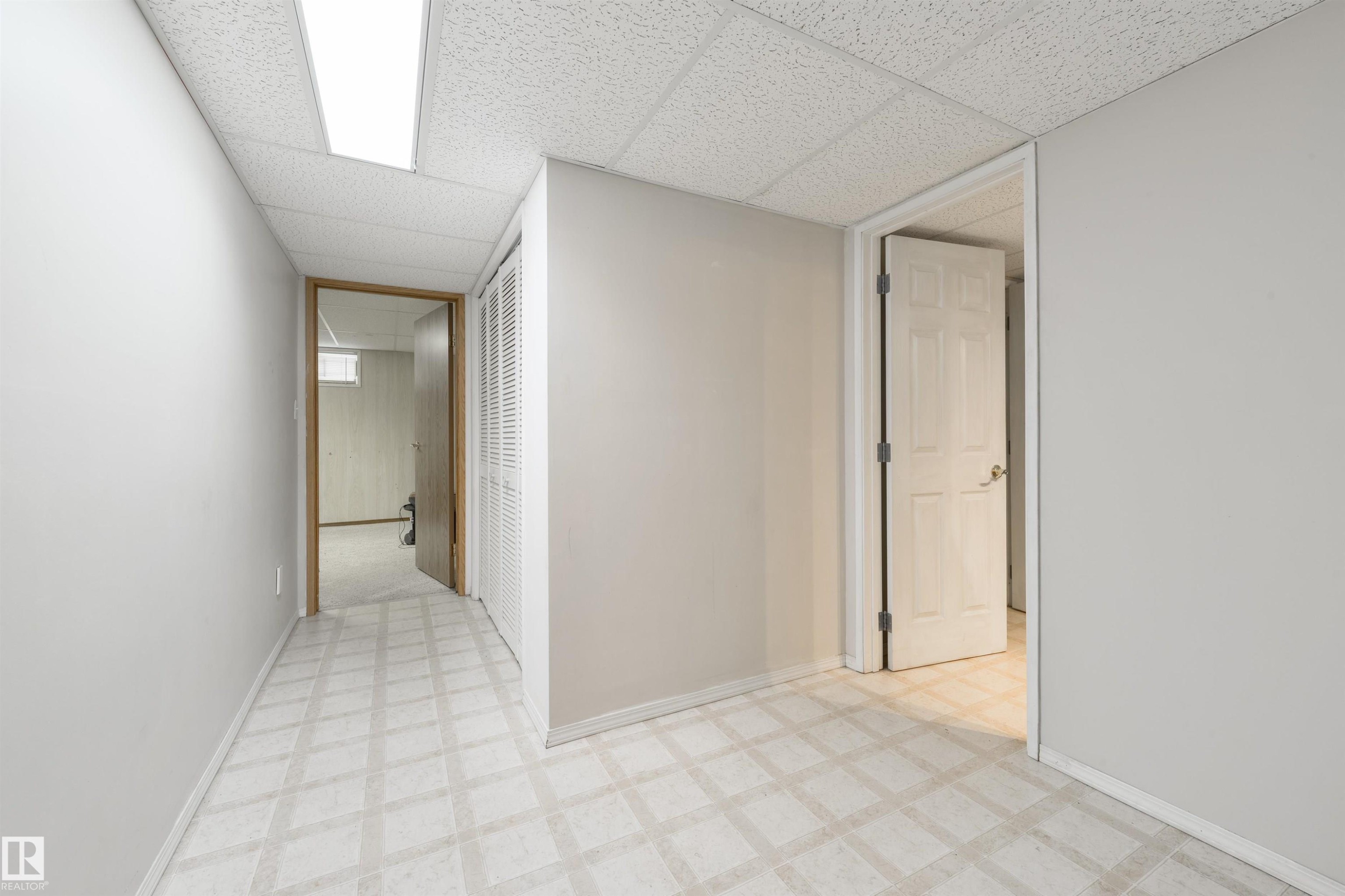 10840 25 Avenue, Edmonton, AB - Indoor Photo Showing Other Room