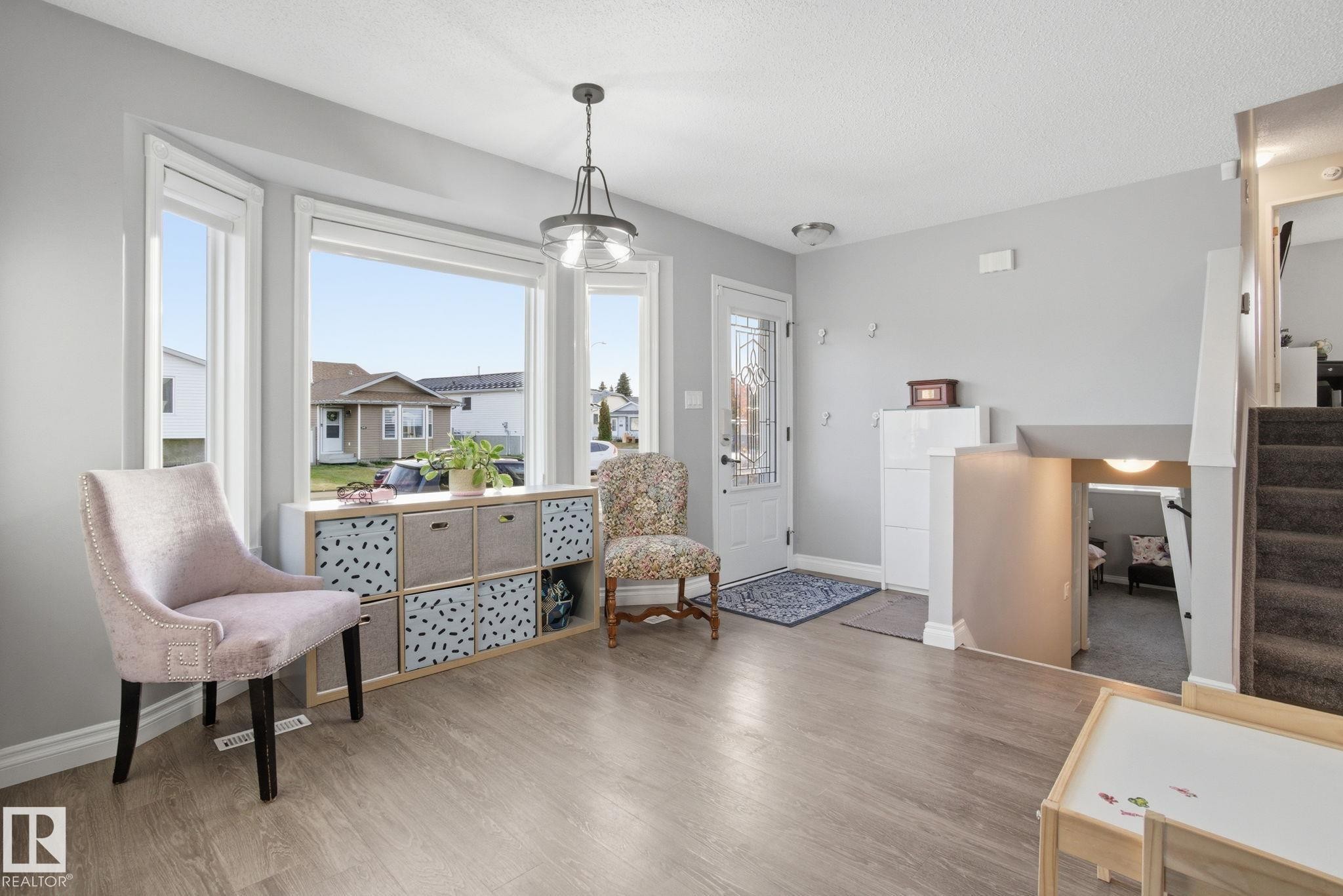 373 Kline Crescent, Edmonton, AB - Indoor