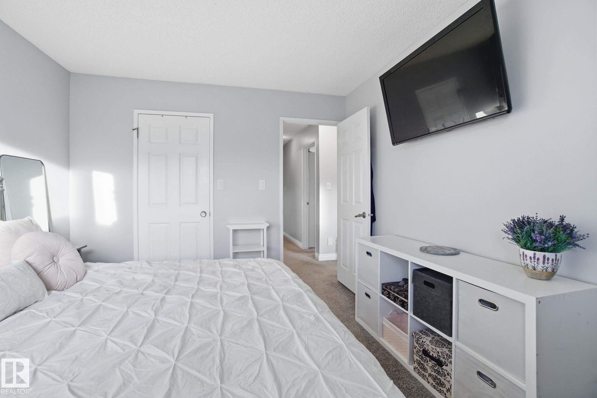 373 Kline Crescent, Edmonton, AB - Indoor Photo Showing Bedroom