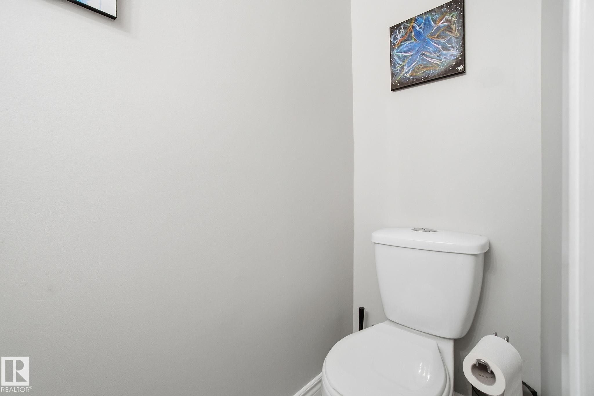 373 Kline Crescent, Edmonton, AB - Indoor Photo Showing Bathroom