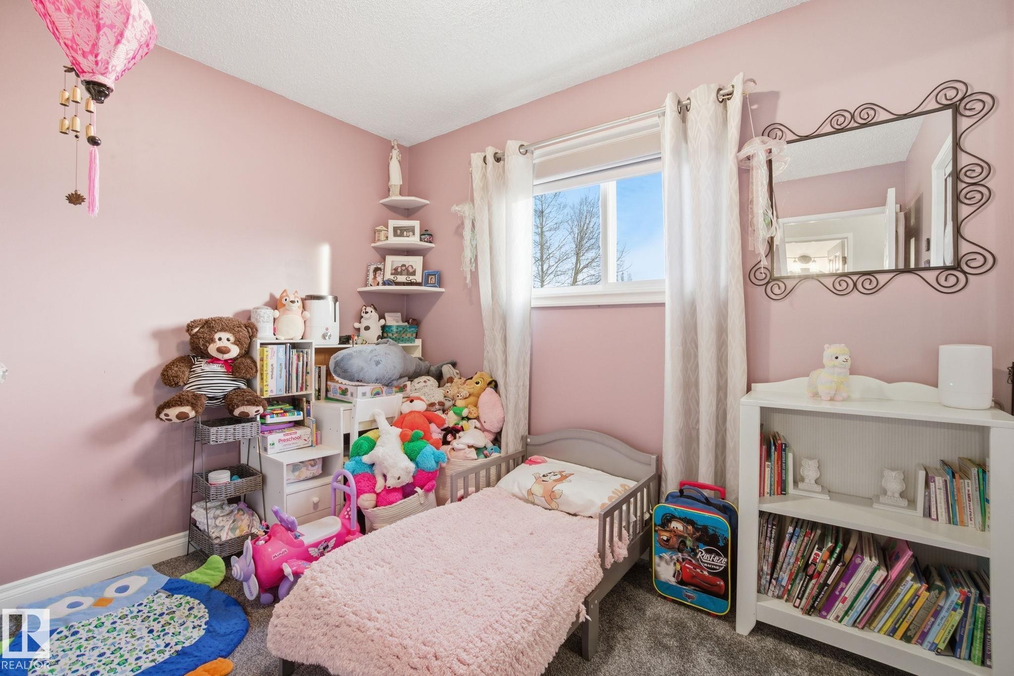 373 Kline Crescent, Edmonton, AB - Indoor Photo Showing Bedroom