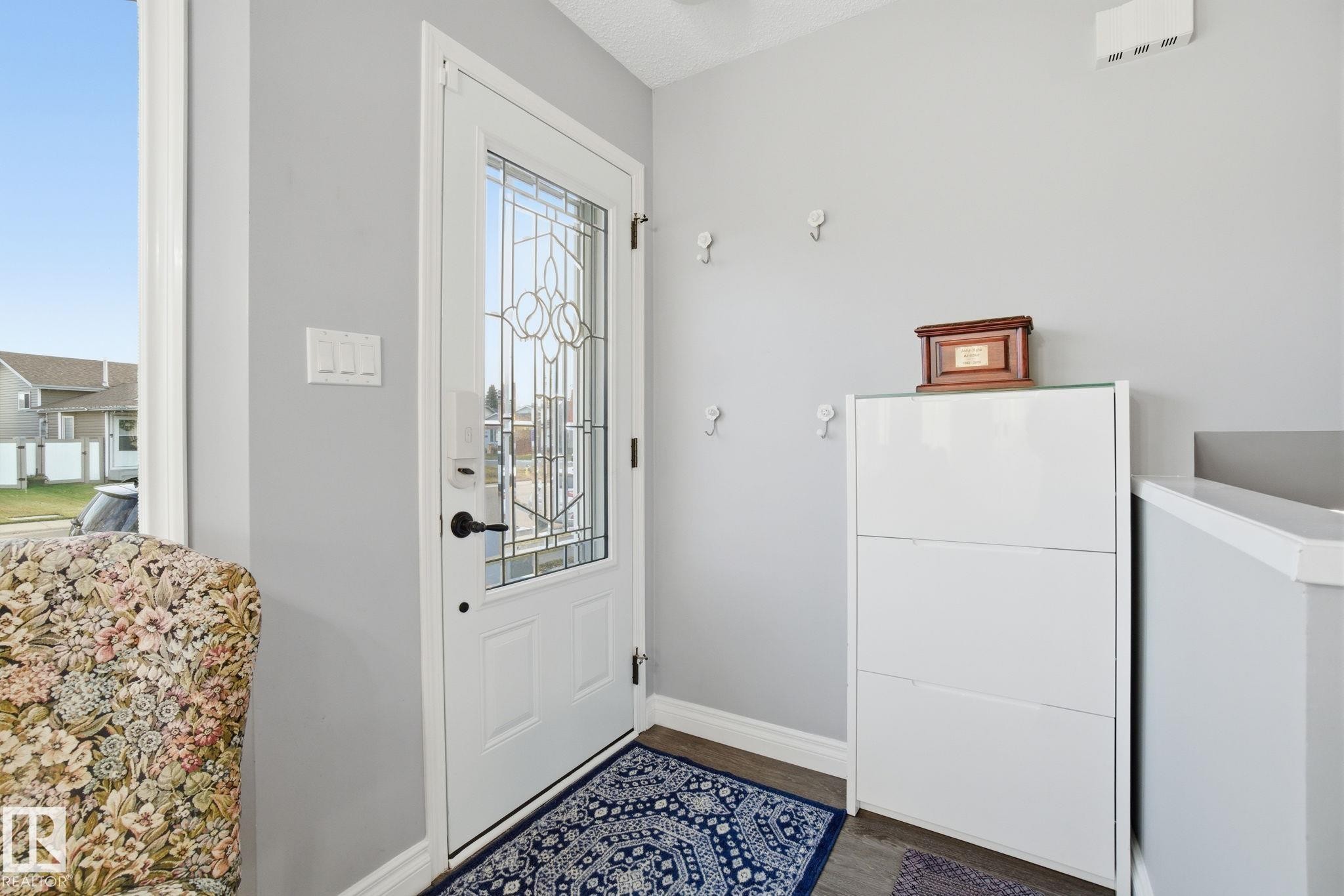 373 Kline Crescent, Edmonton, AB - Indoor Photo Showing Other Room