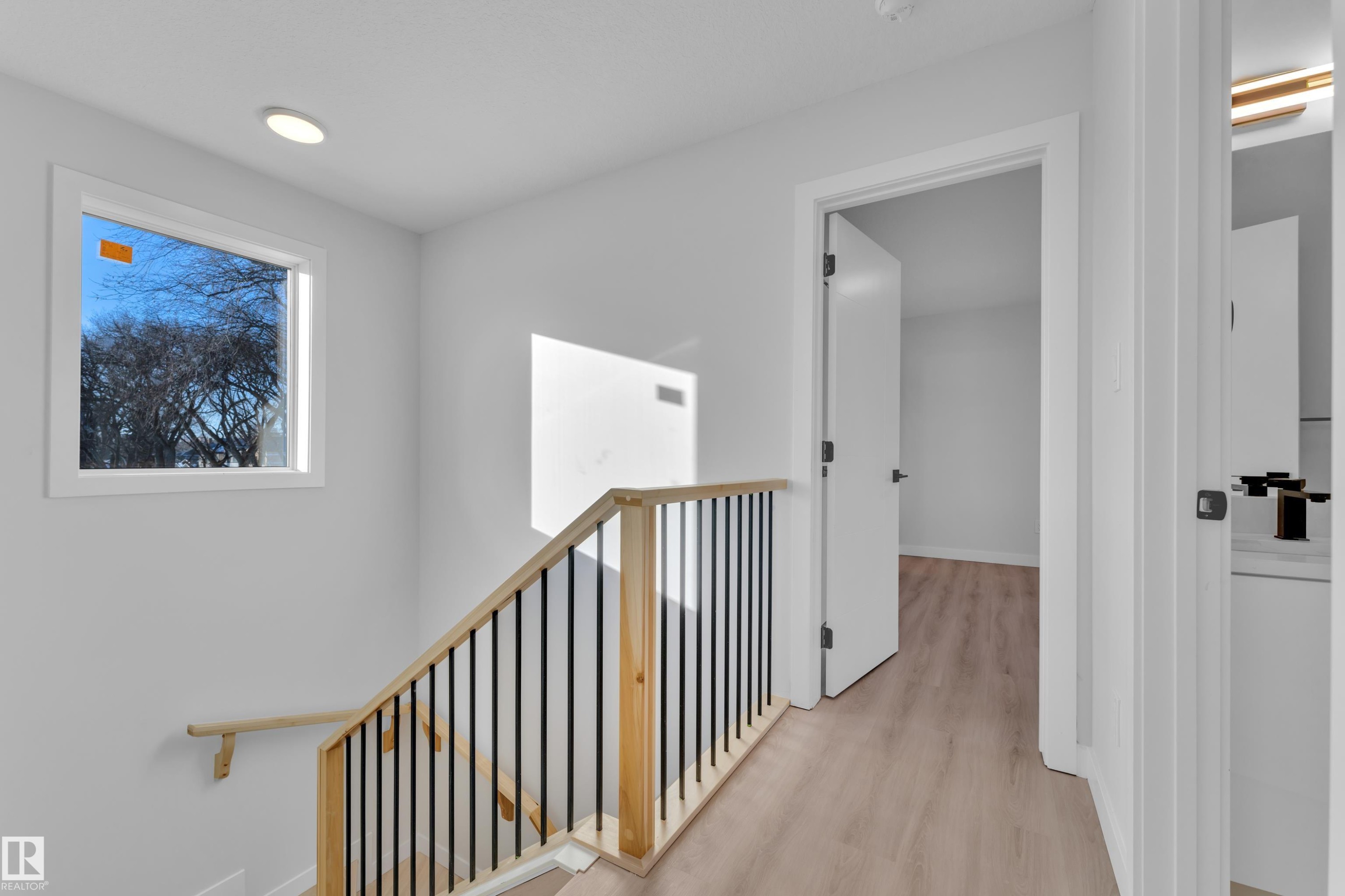 9531/ 9533 115 Ave, Edmonton, AB - Indoor Photo Showing Other Room