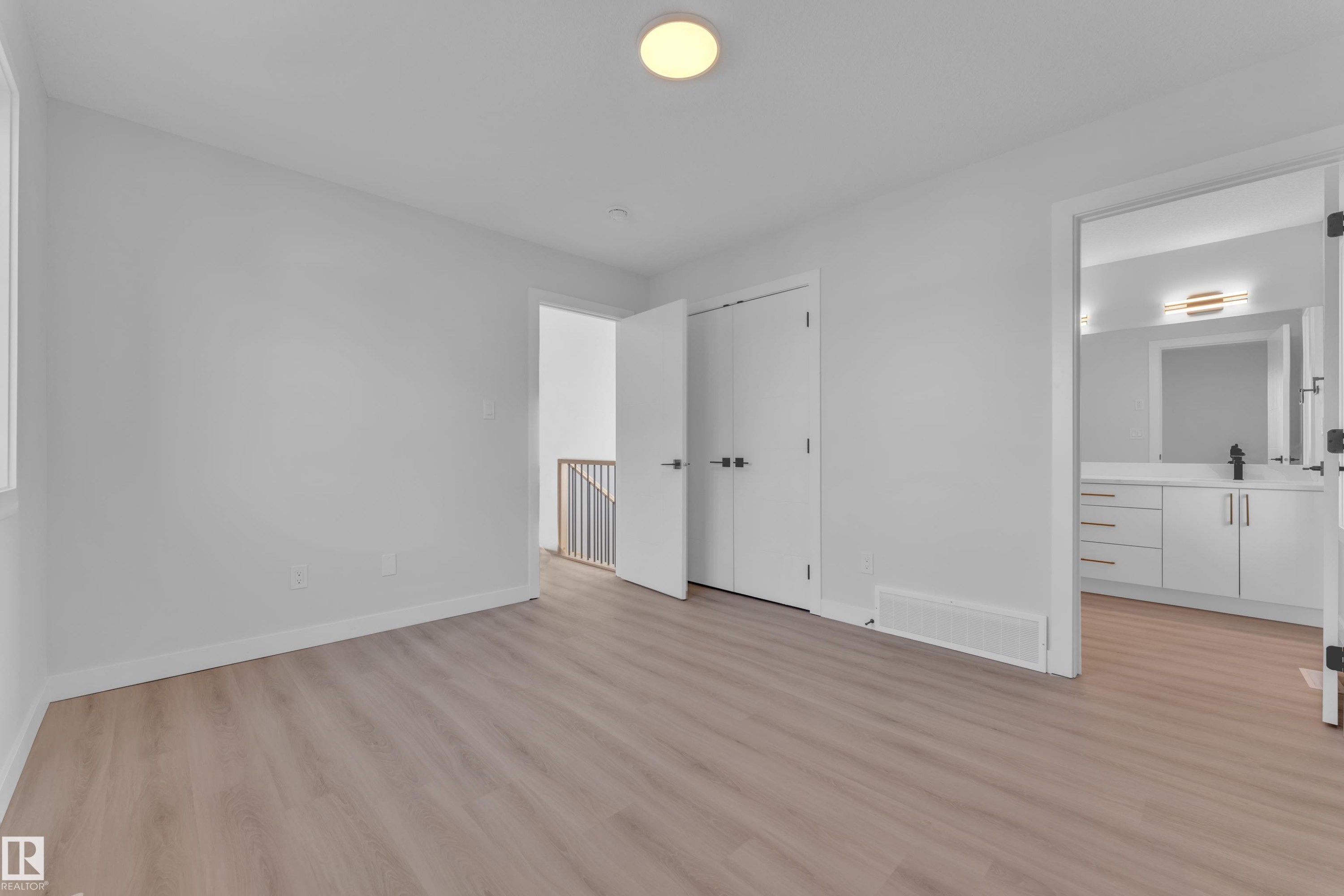 9531/ 9533 115 Ave, Edmonton, AB - Indoor Photo Showing Other Room