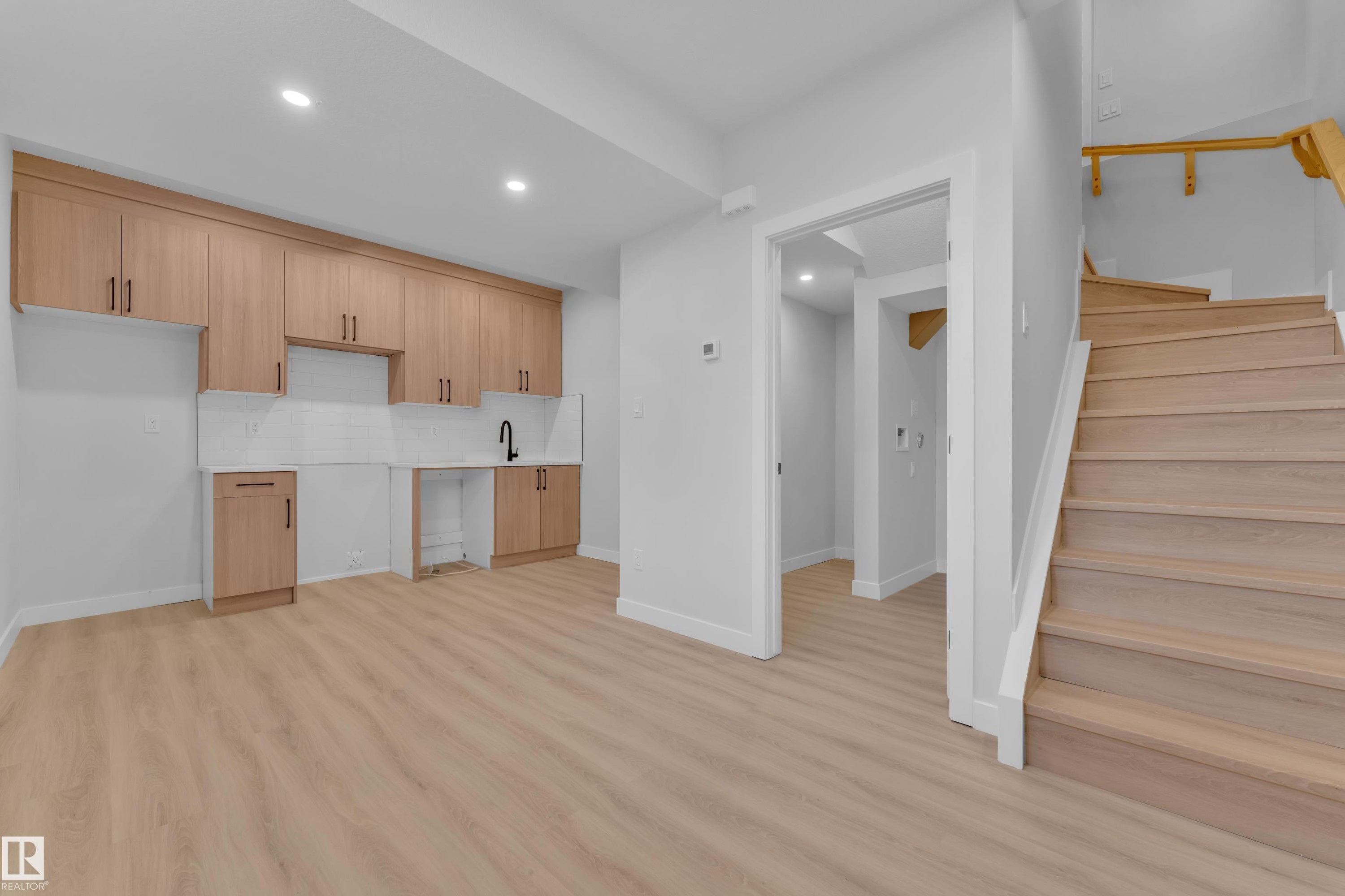 9531/ 9533 115 Ave, Edmonton, AB - Indoor Photo Showing Kitchen