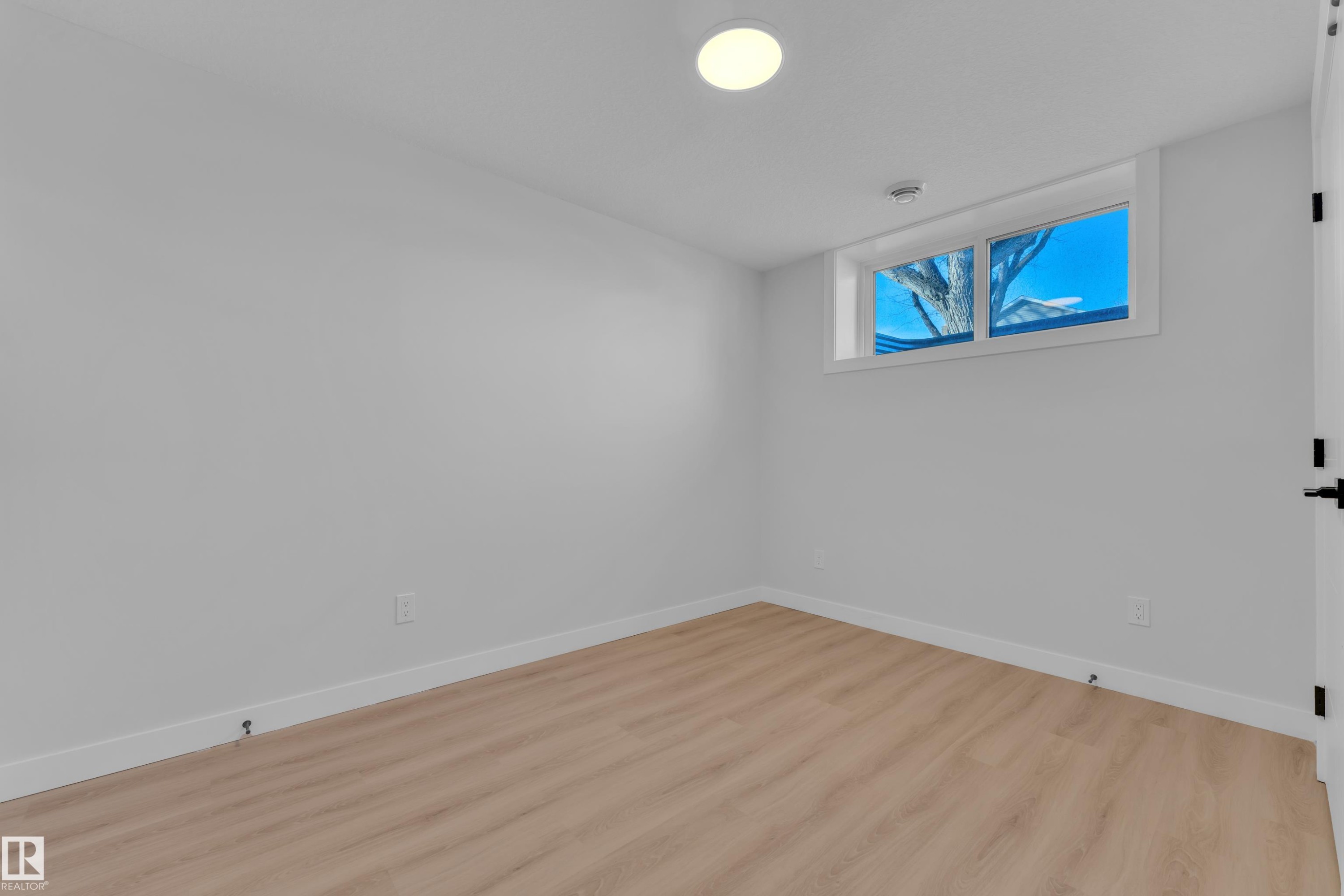 9531/ 9533 115 Ave, Edmonton, AB - Indoor Photo Showing Other Room