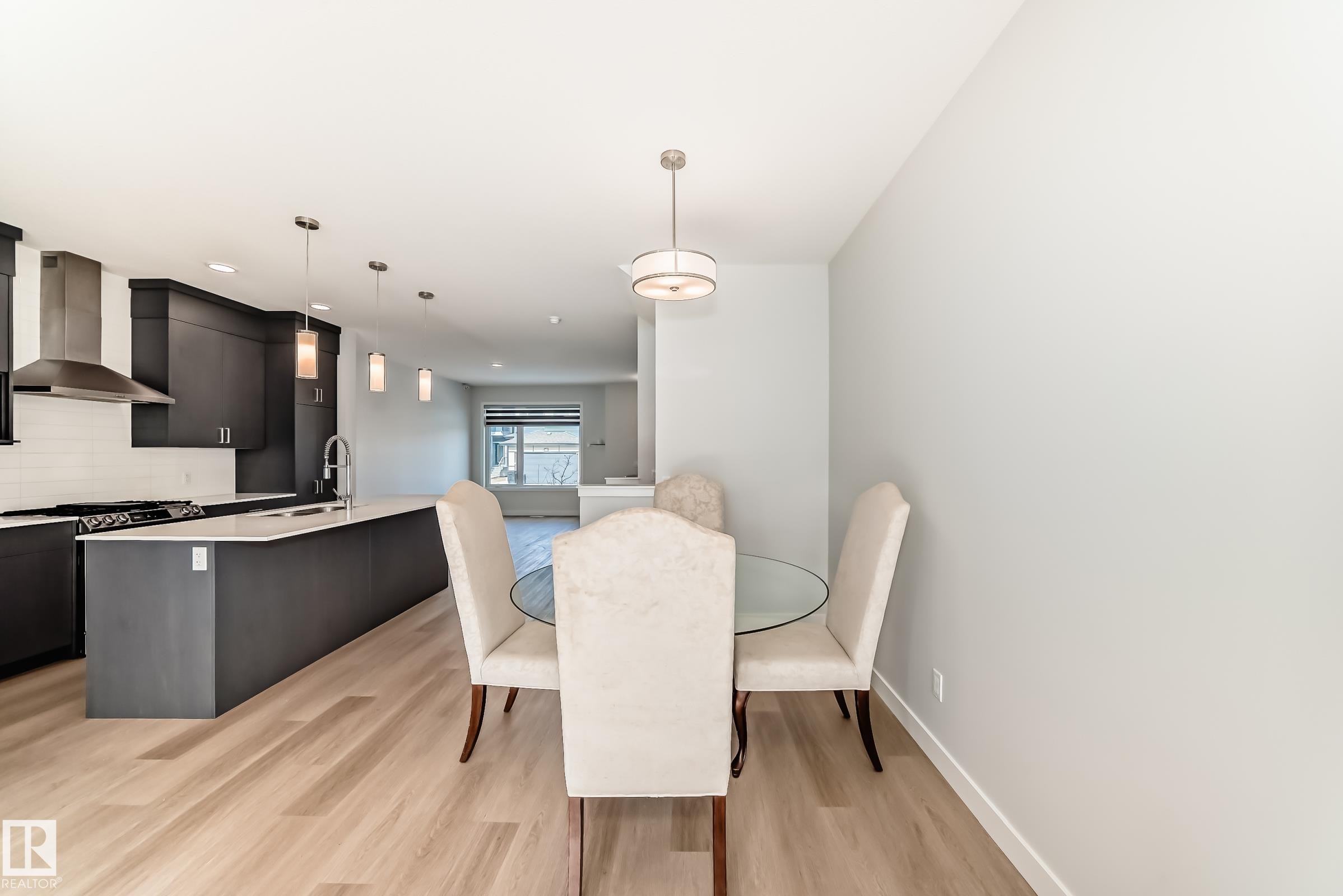 4005 Hawthorn Link Link, Edmonton, AB - Indoor