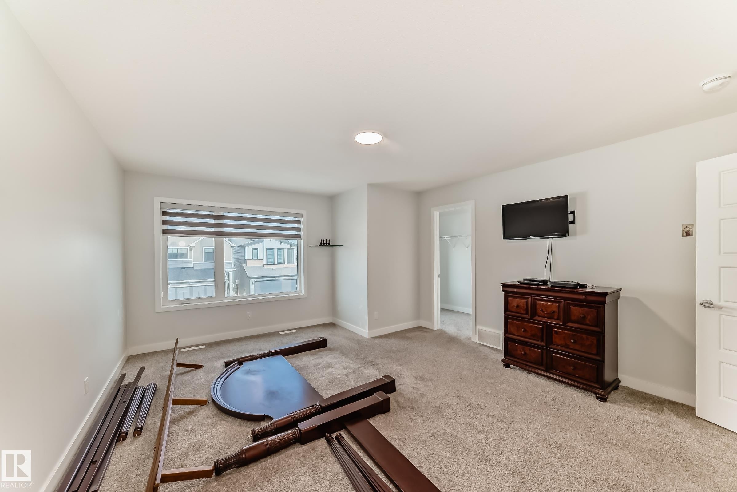 4005 Hawthorn Link Link, Edmonton, AB - Indoor