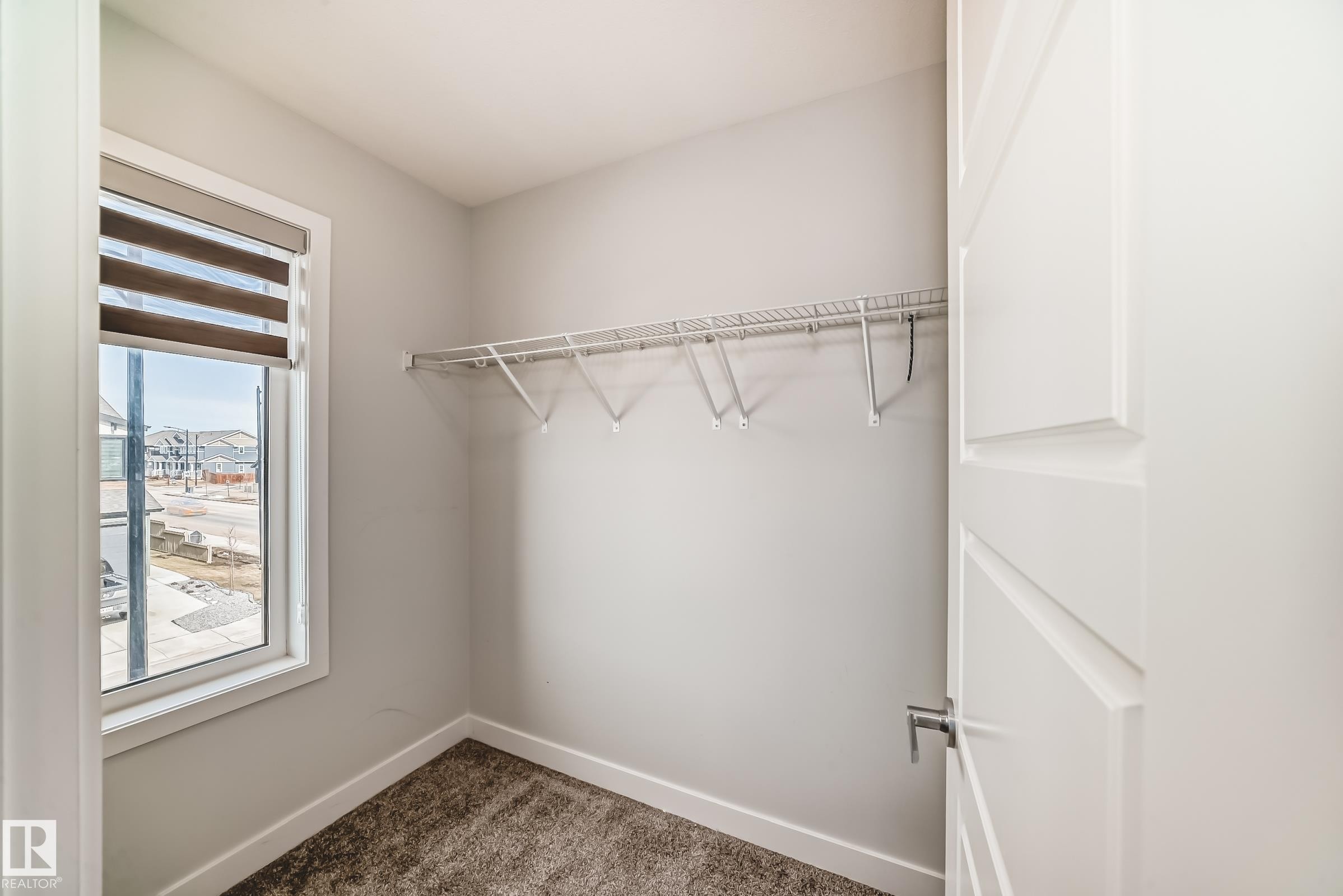 4005 Hawthorn Link Link, Edmonton, AB - Indoor With Storage