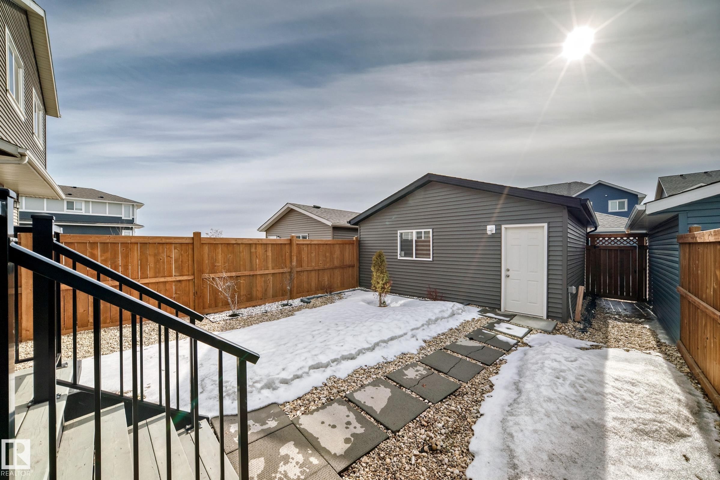 4005 Hawthorn Link Link, Edmonton, AB - Outdoor With Exterior