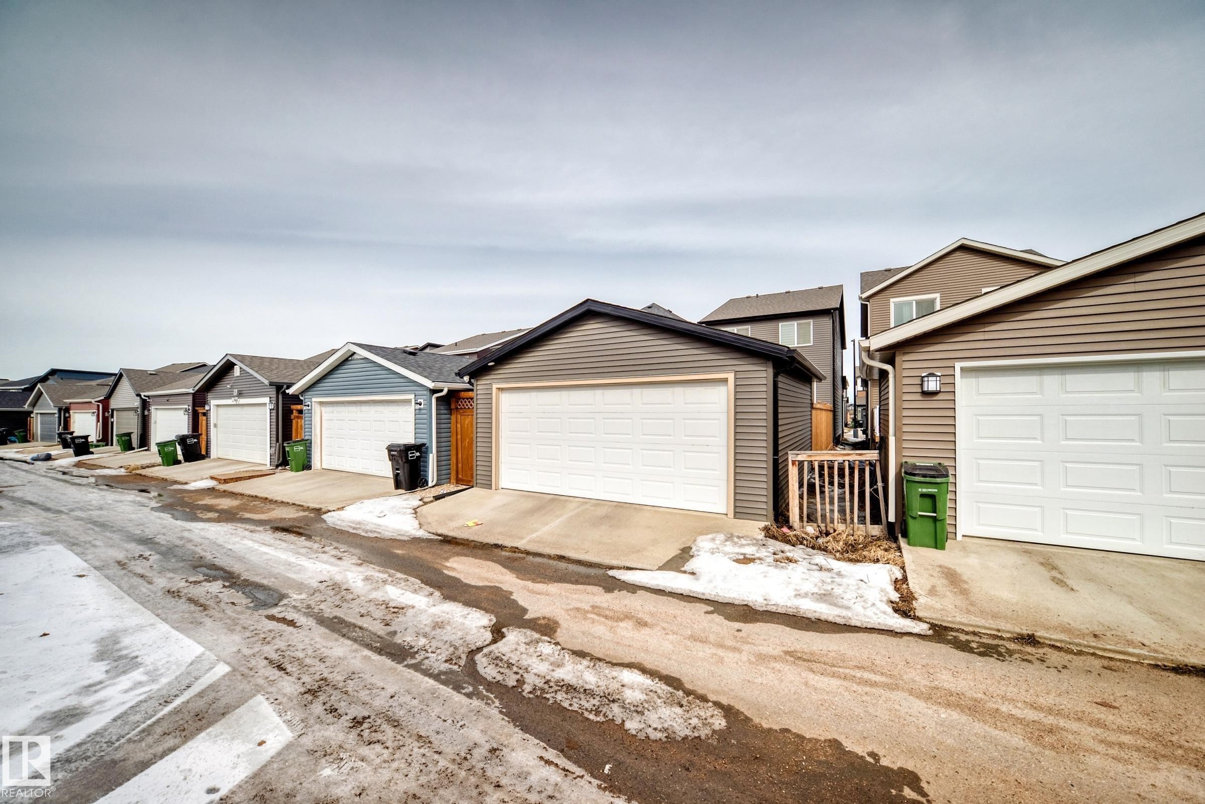 4005 Hawthorn Link Link, Edmonton, AB - Outdoor With Facade