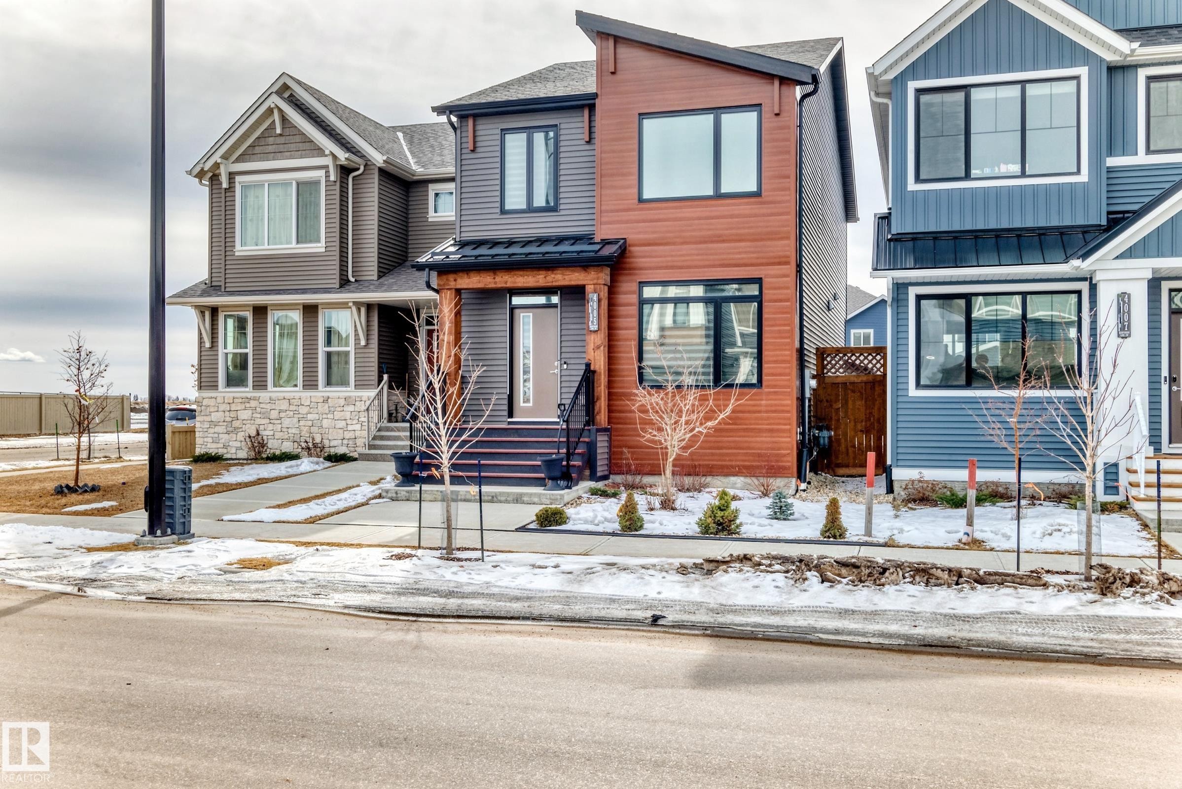 4005 Hawthorn Link Link, Edmonton, AB - Outdoor With Facade