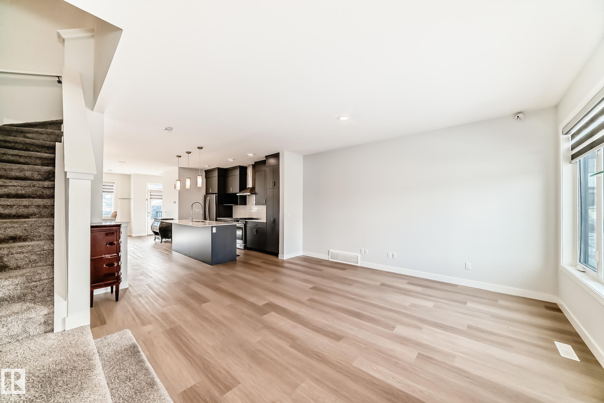4005 Hawthorn Link Link, Edmonton, AB - Indoor