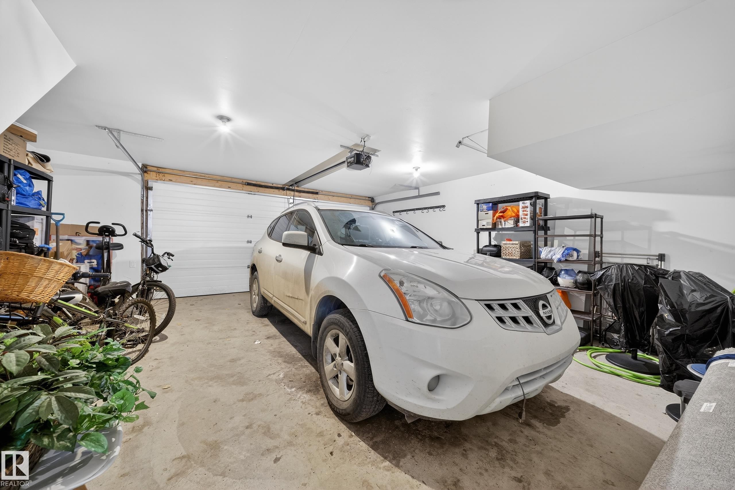 43 903 Rutherford Road, Edmonton, AB - Indoor Photo Showing Garage