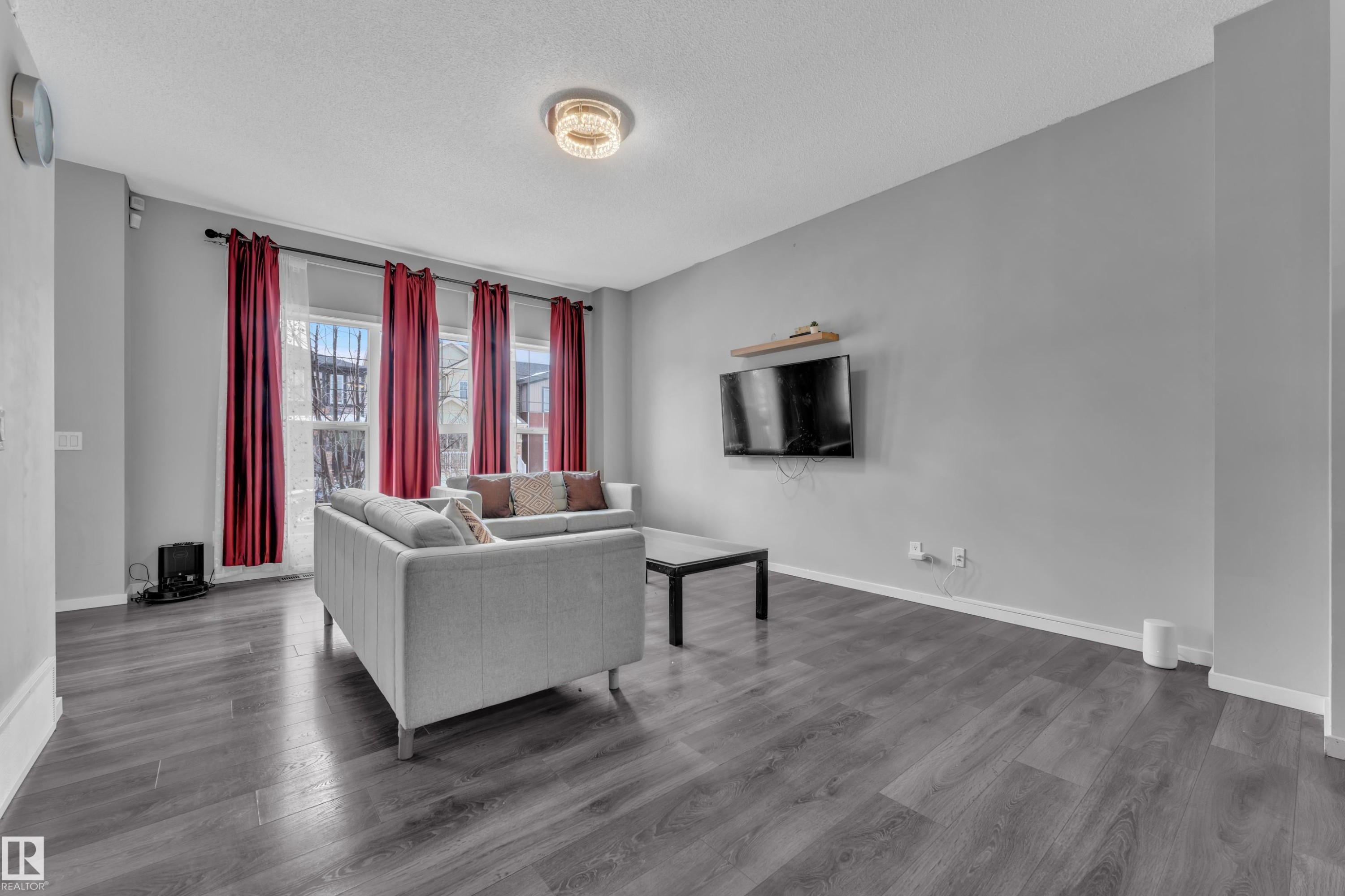 2611 Price Common, Edmonton, AB - Indoor Photo Showing Living Room