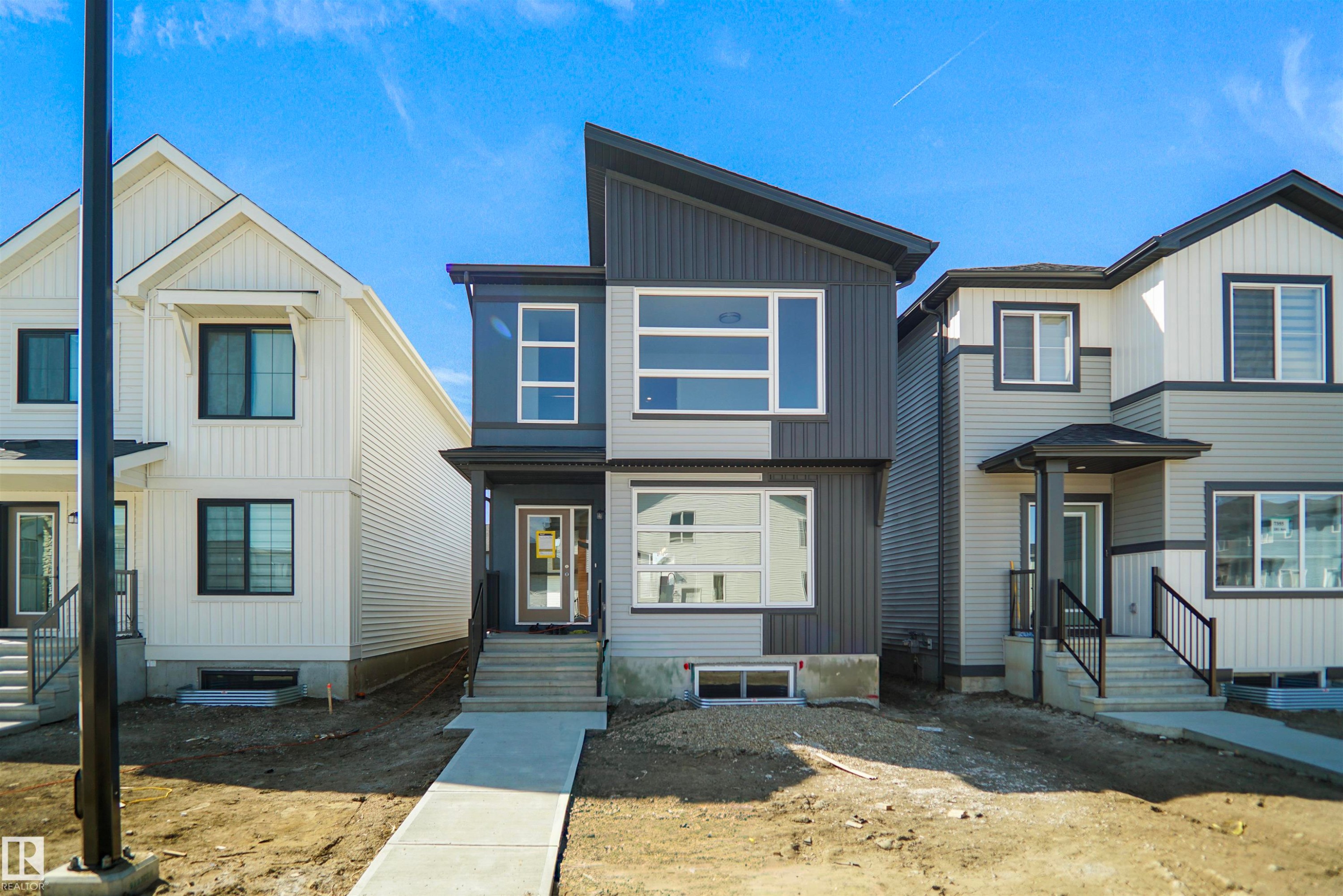 7351 181 Avenue, Edmonton, AB - Outdoor With Facade