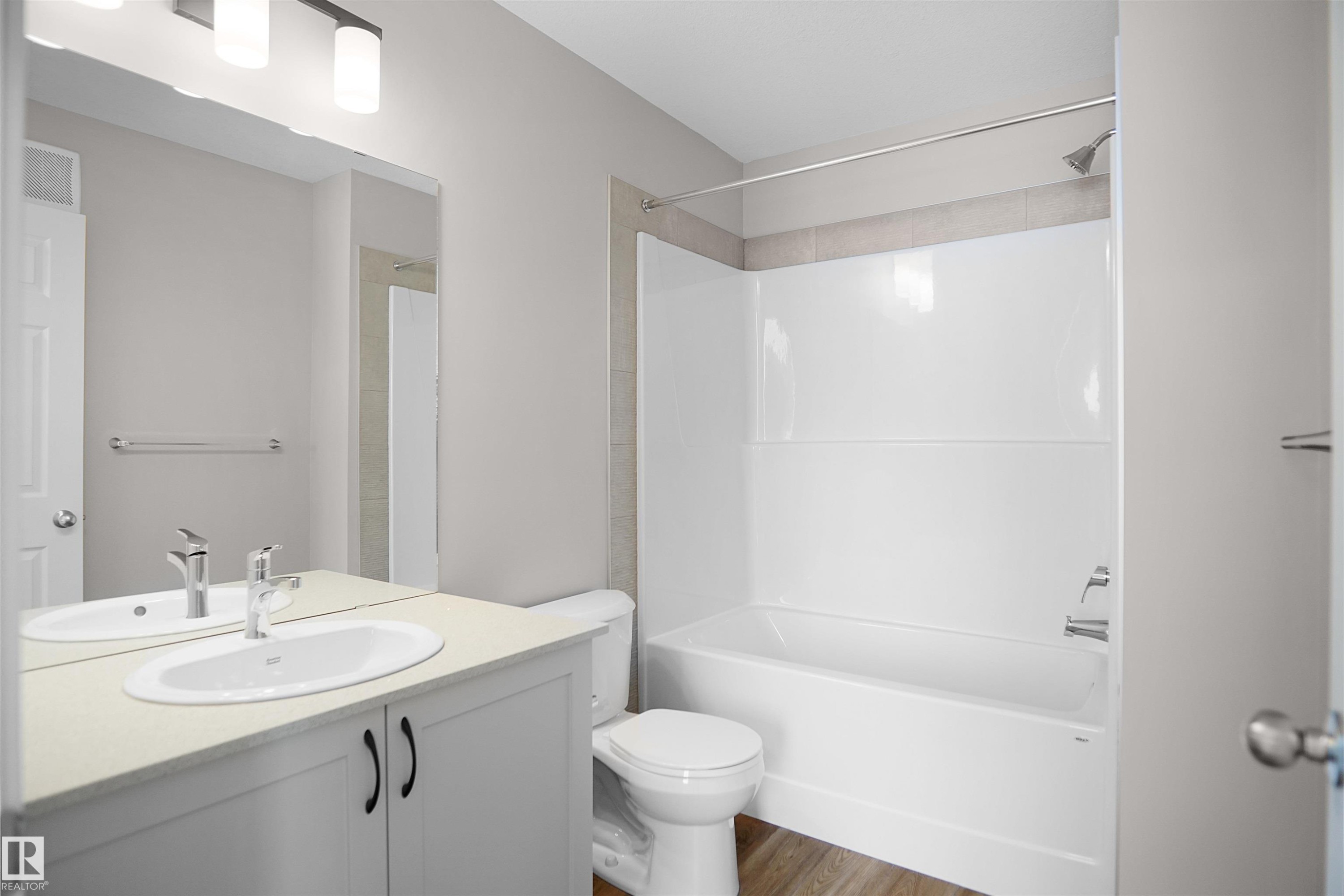 5135 River'S Edge Way Nw, Edmonton, AB - Indoor Photo Showing Bathroom