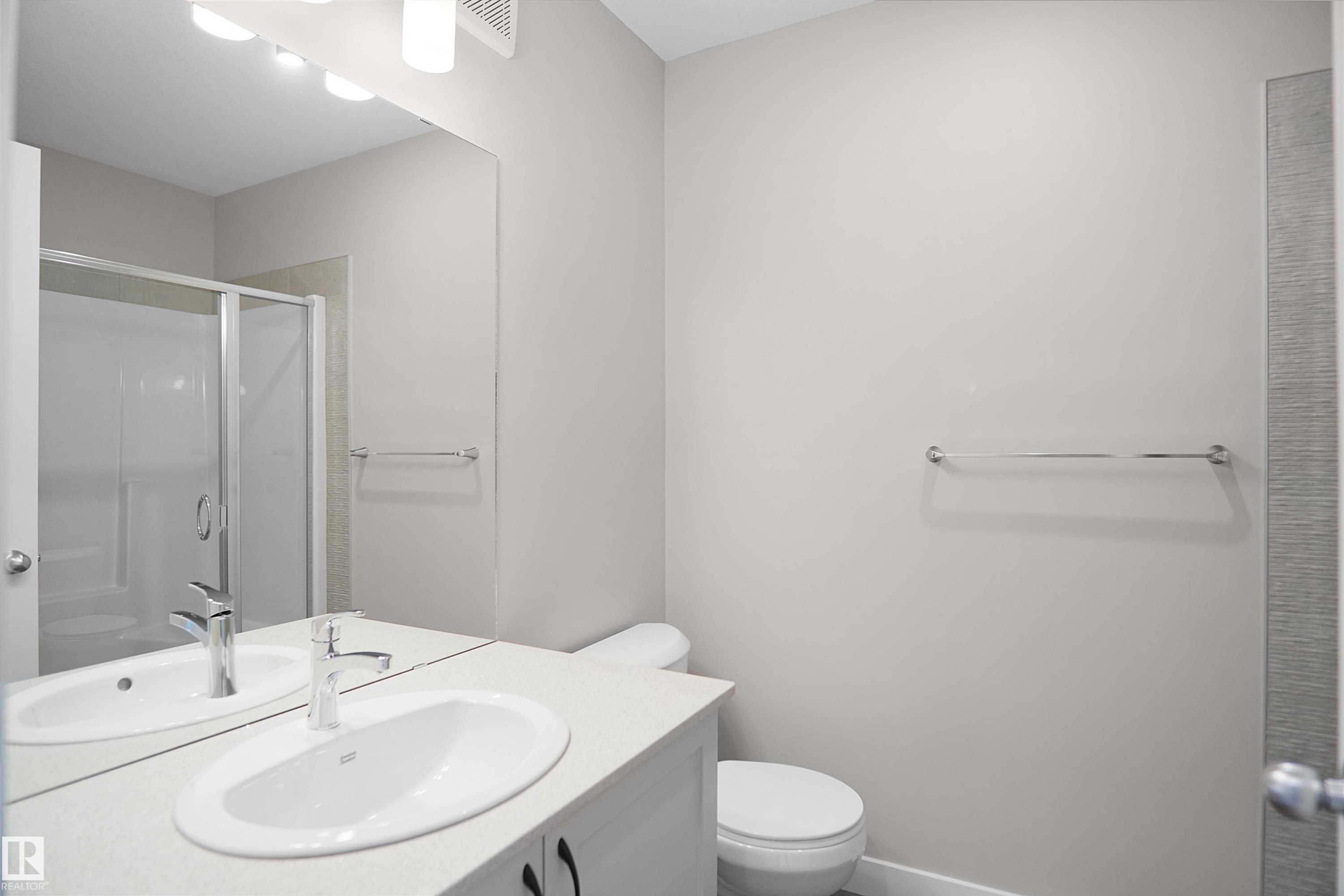 5135 River'S Edge Way Nw, Edmonton, AB - Indoor Photo Showing Bathroom