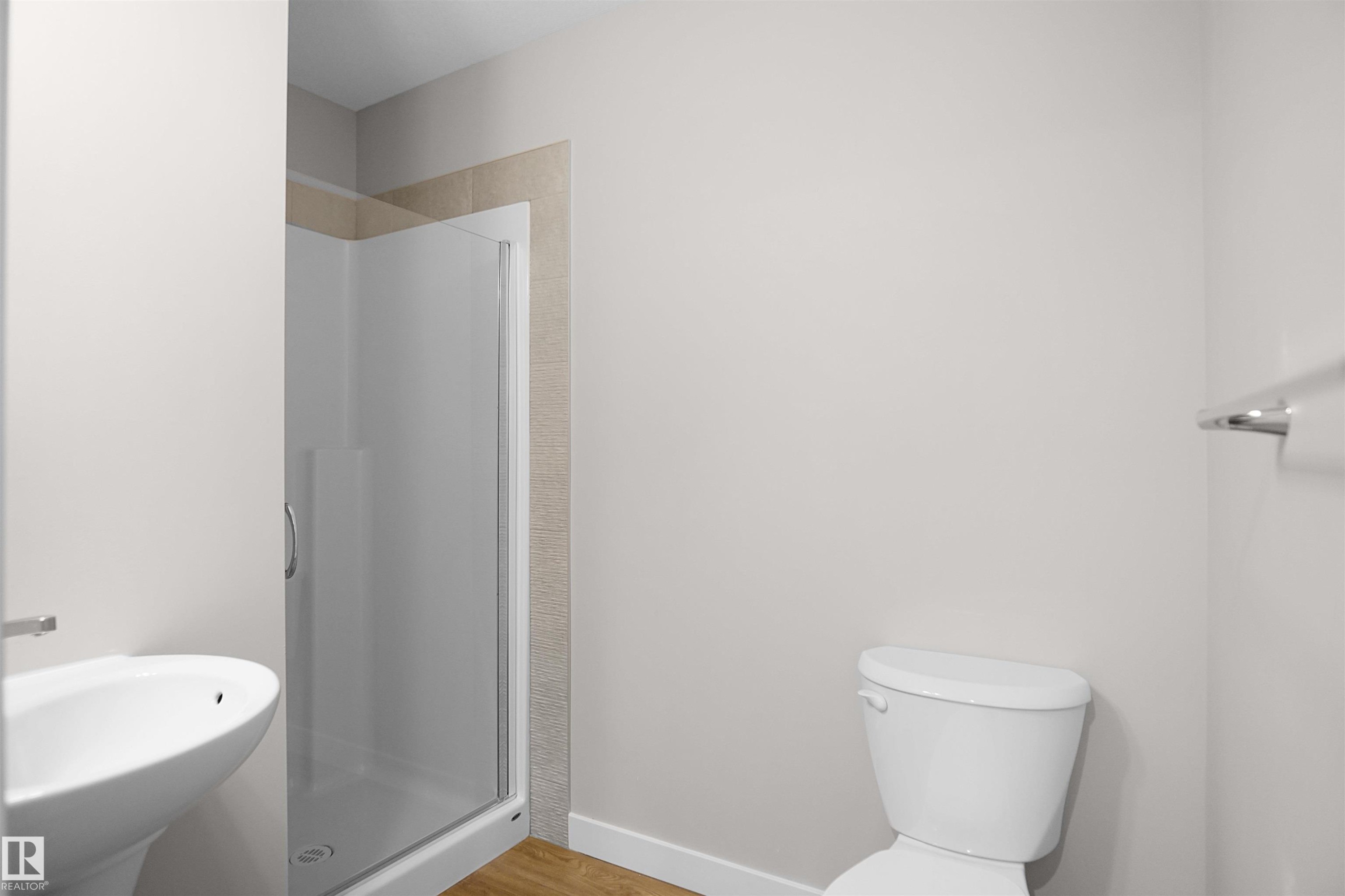 5135 River'S Edge Way Nw, Edmonton, AB - Indoor Photo Showing Bathroom