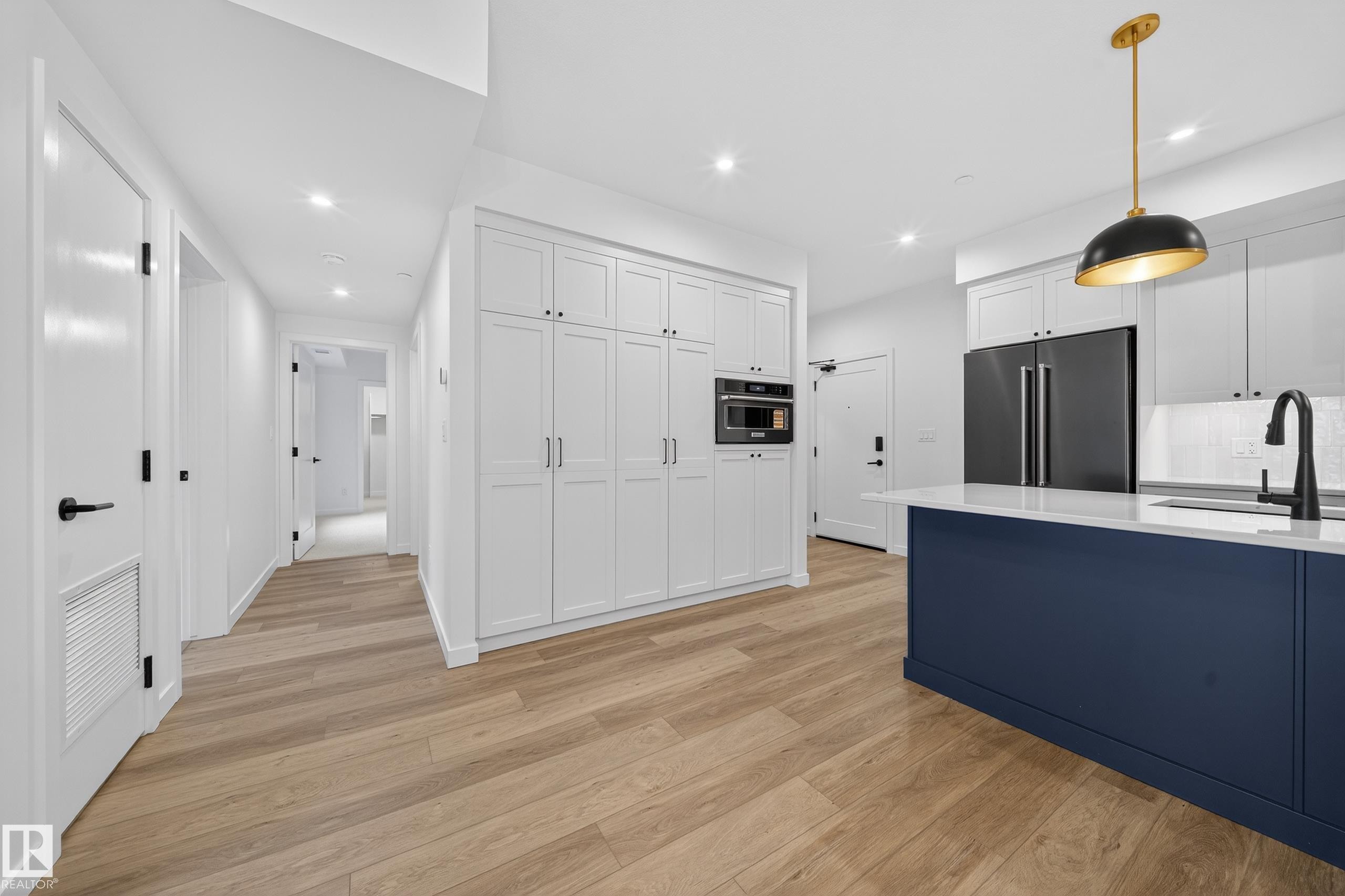 301 7459 May Common, Edmonton, AB - Indoor Photo Showing Kitchen With Upgraded Kitchen