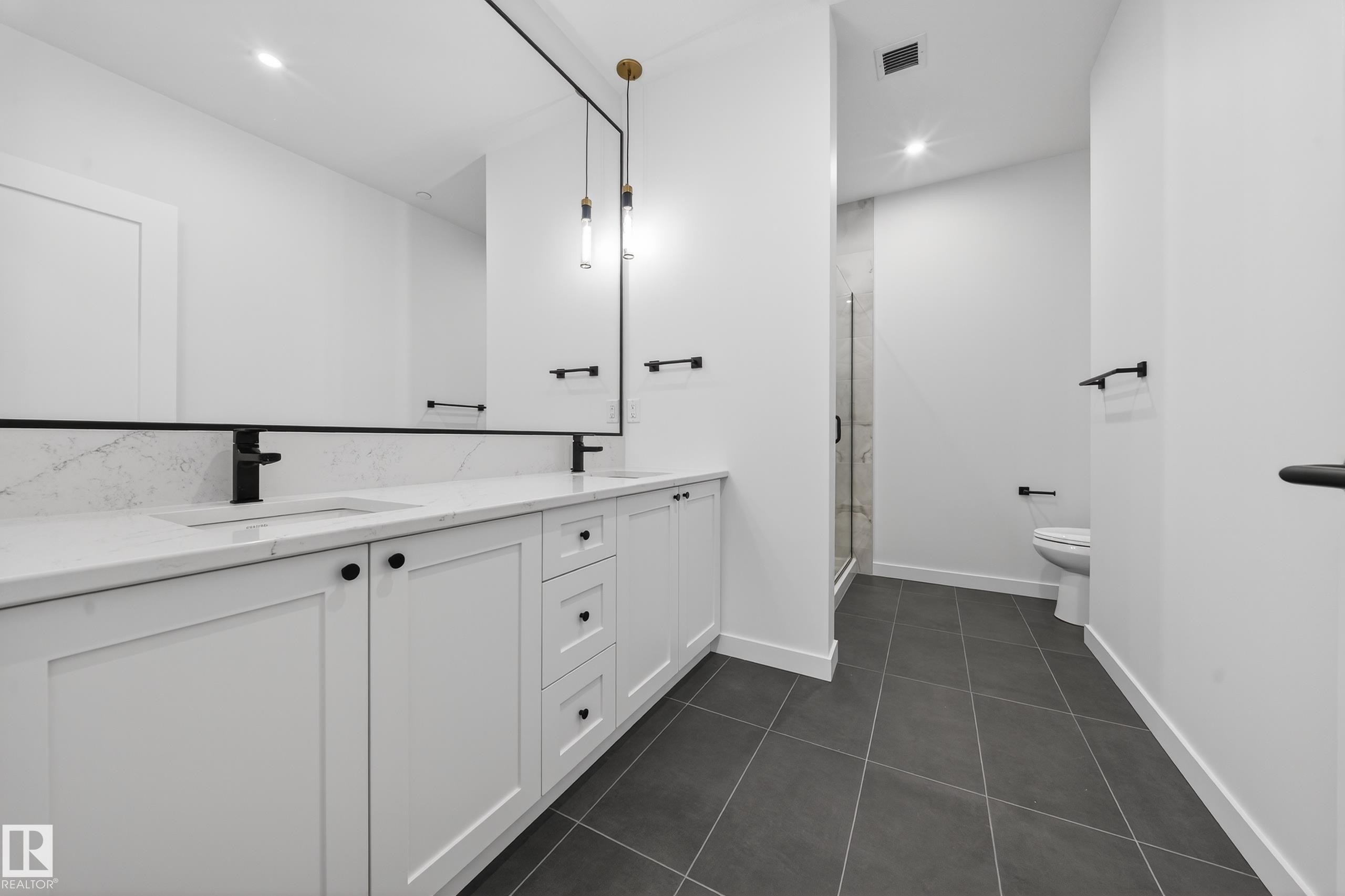 301 7459 May Common, Edmonton, AB - Indoor