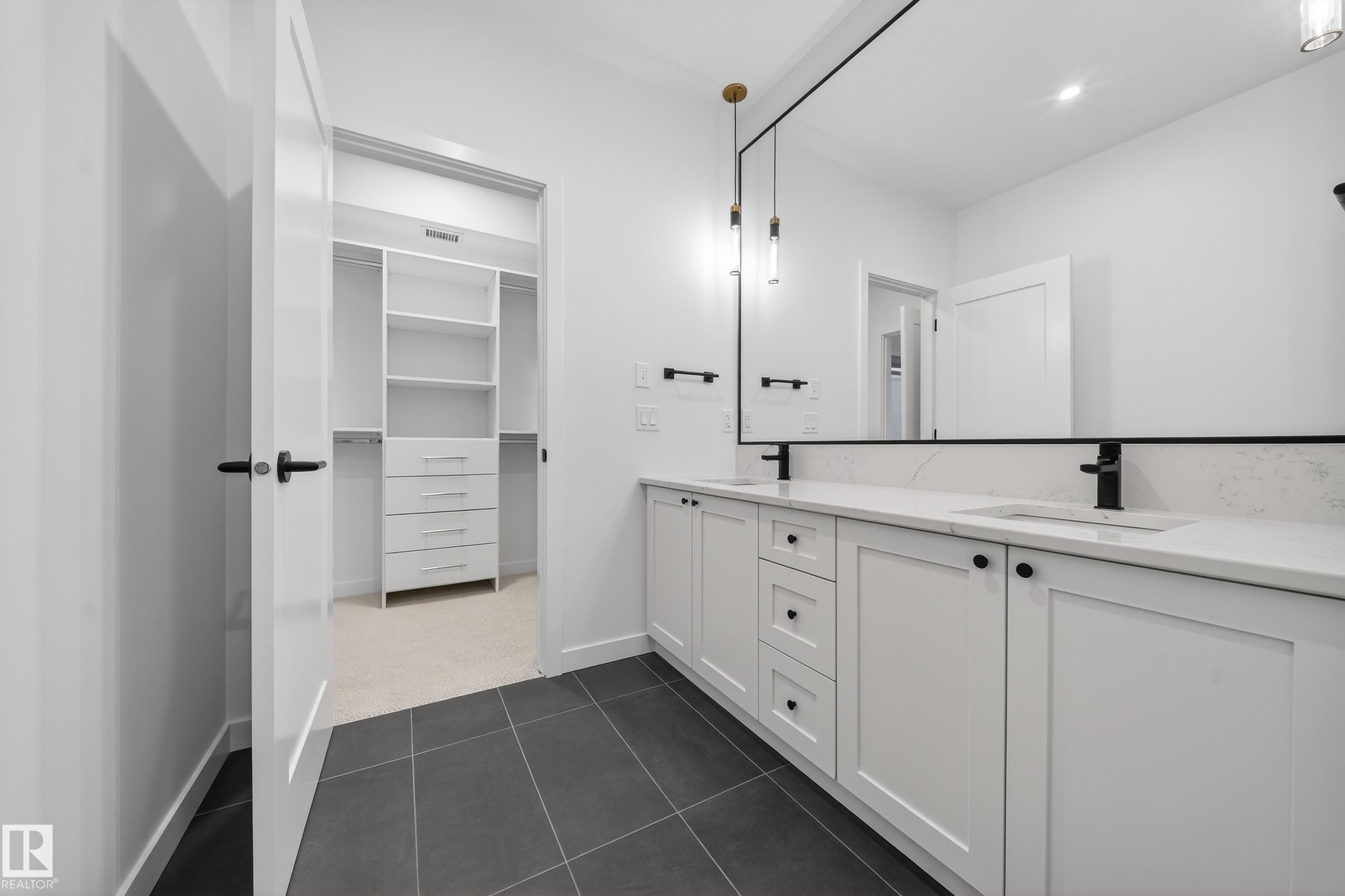 301 7459 May Common, Edmonton, AB - Indoor