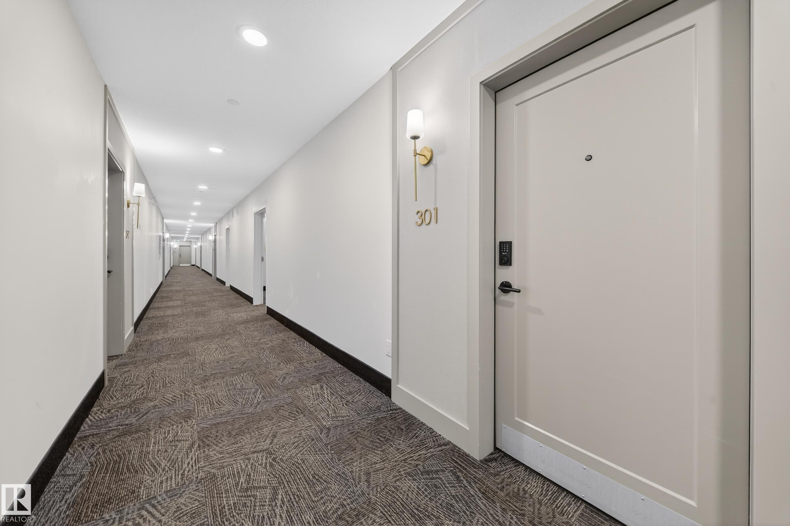 301 7459 May Common, Edmonton, AB - Indoor Photo Showing Other Room