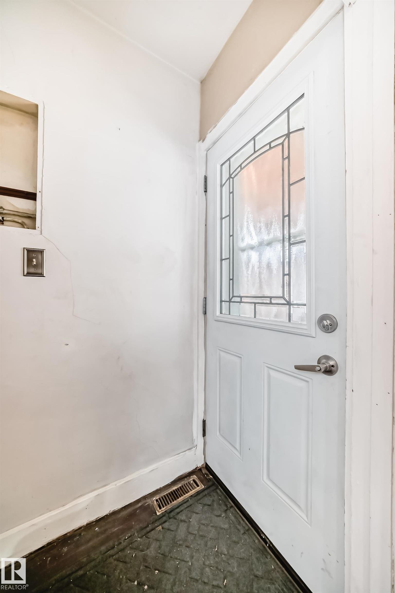 11619 96 Street, Edmonton, AB - Indoor Photo Showing Other Room