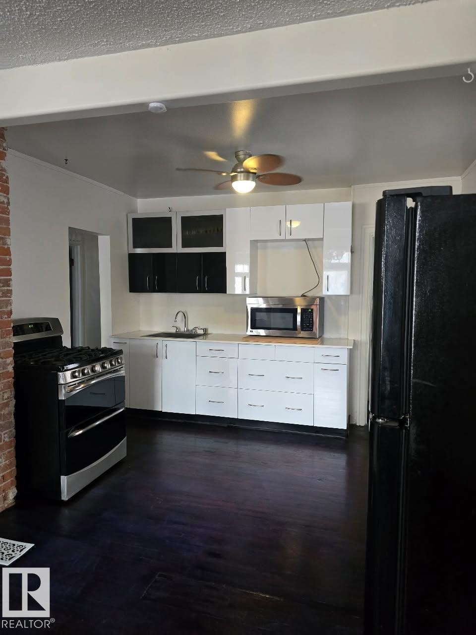11619 96 Street, Edmonton, AB - Indoor Photo Showing Kitchen