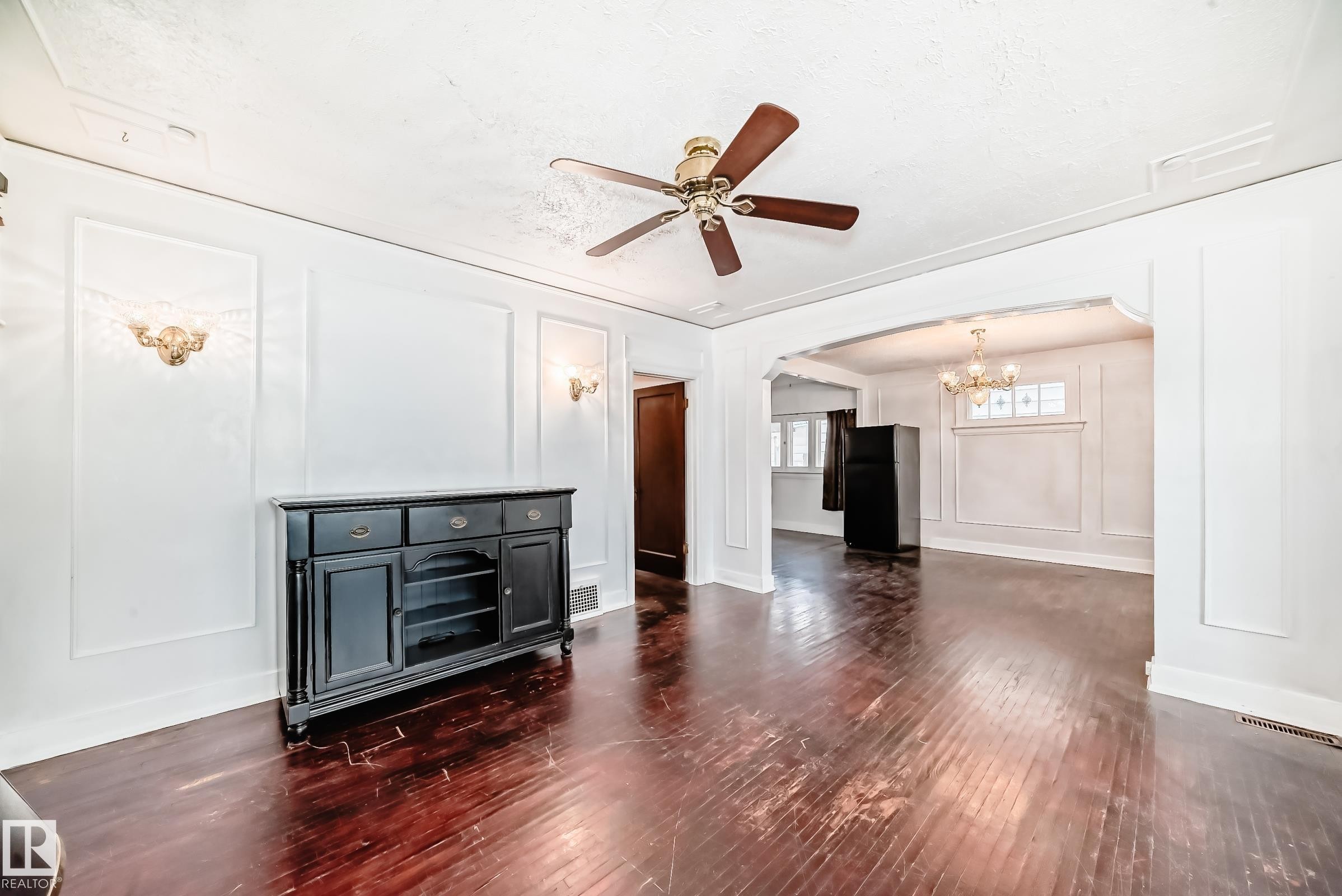 11619 96 Street, Edmonton, AB - Indoor