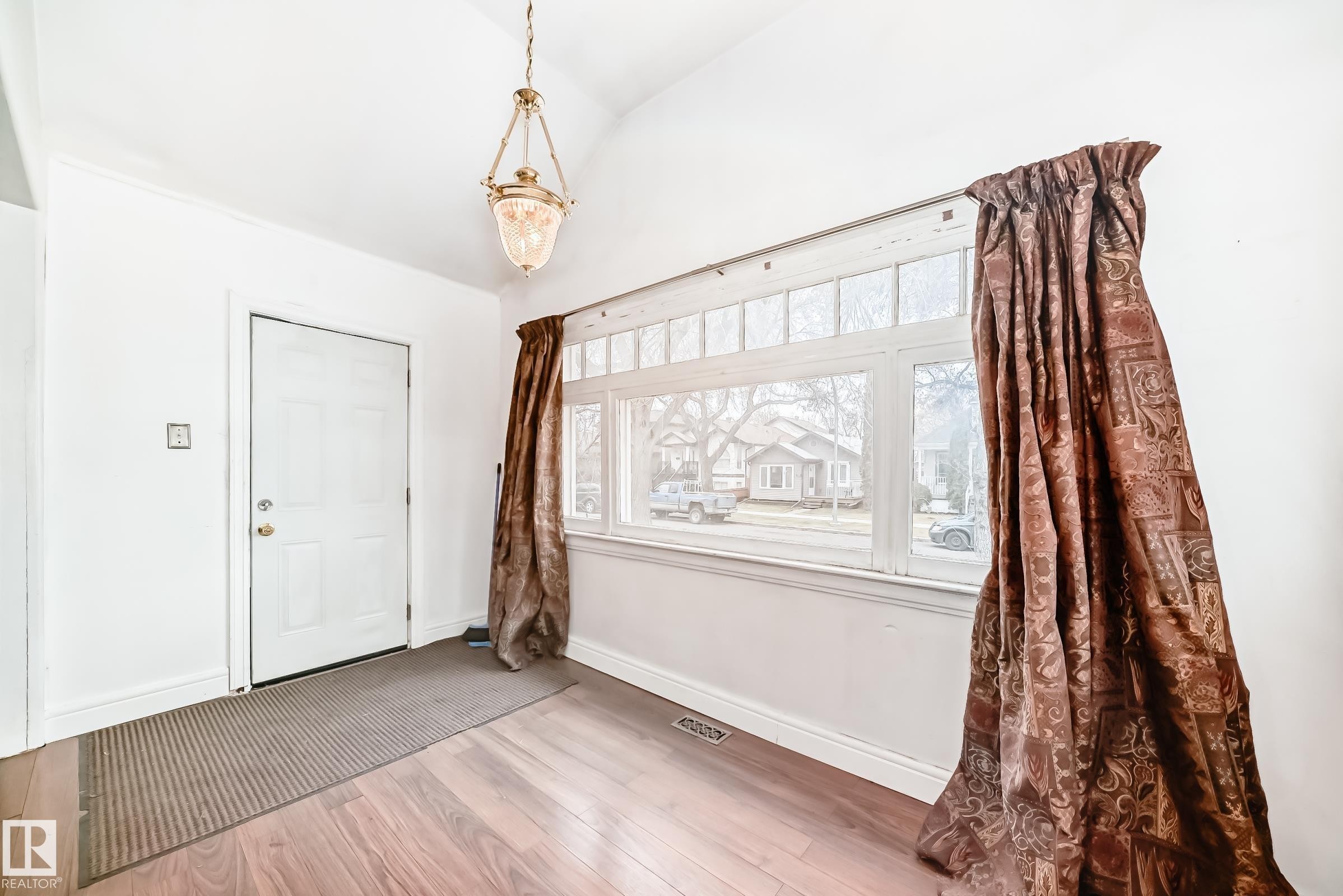 11619 96 Street, Edmonton, AB - Indoor Photo Showing Other Room