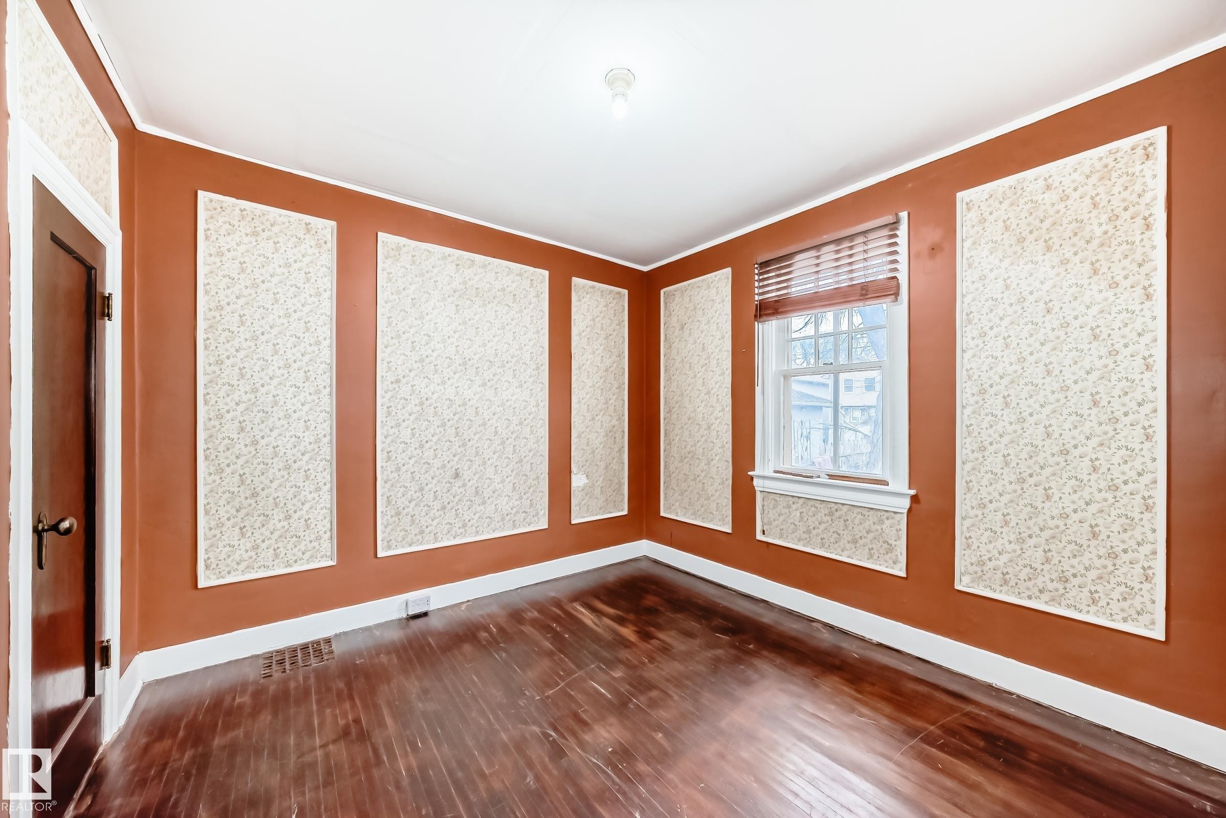 11619 96 Street, Edmonton, AB - Indoor Photo Showing Other Room