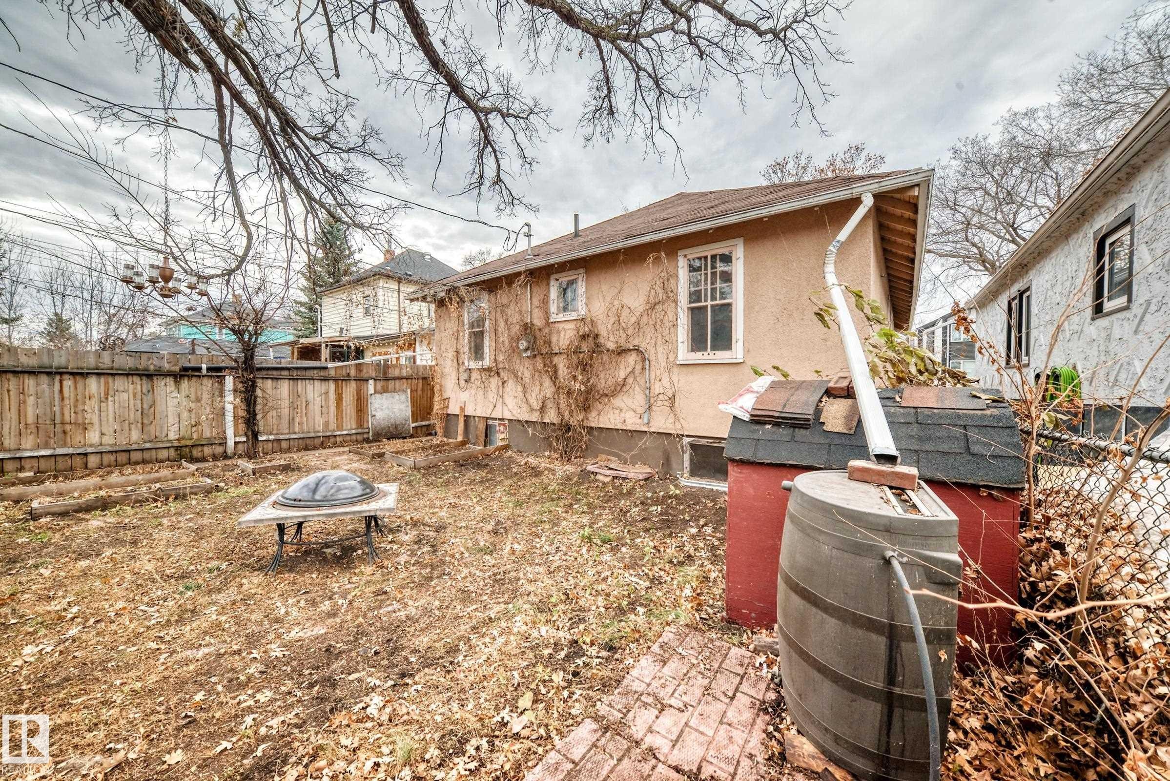 11619 96 Street, Edmonton, AB - Outdoor