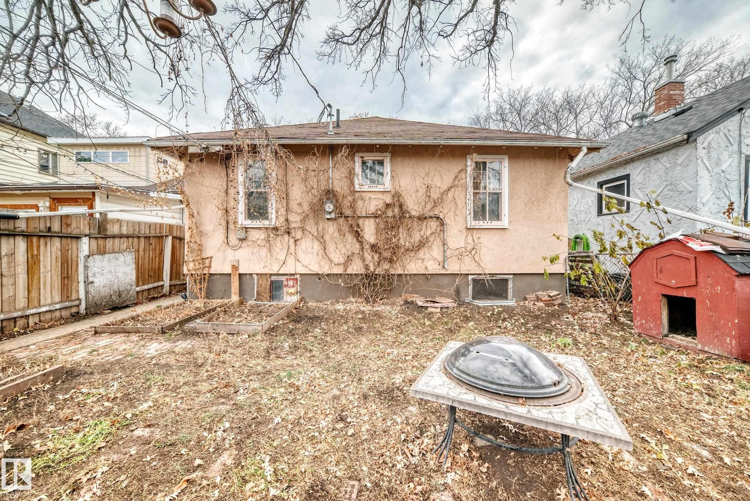 11619 96 Street, Edmonton, AB - Outdoor