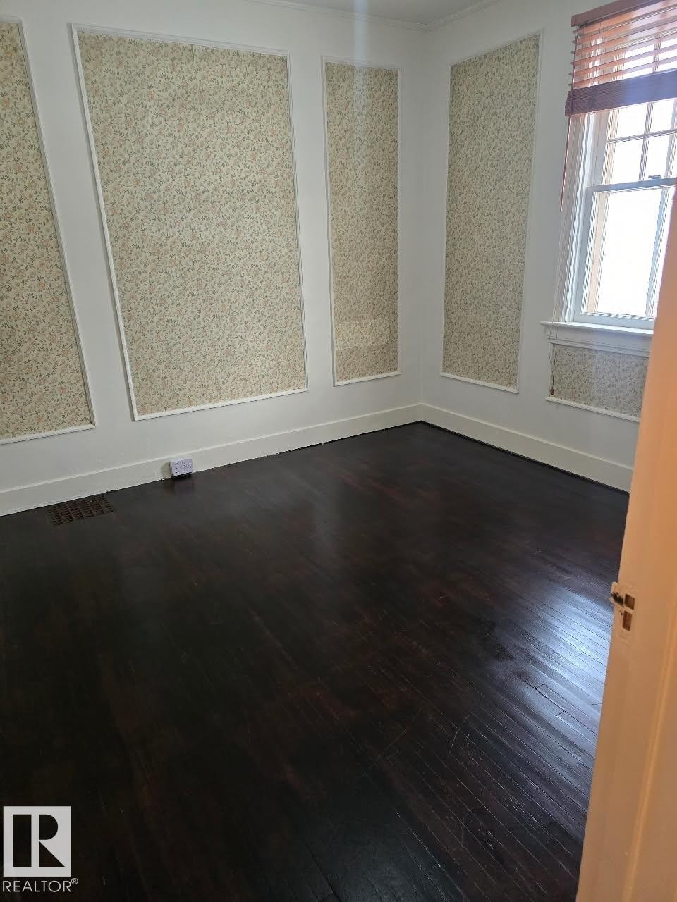 11619 96 Street, Edmonton, AB - Indoor Photo Showing Other Room