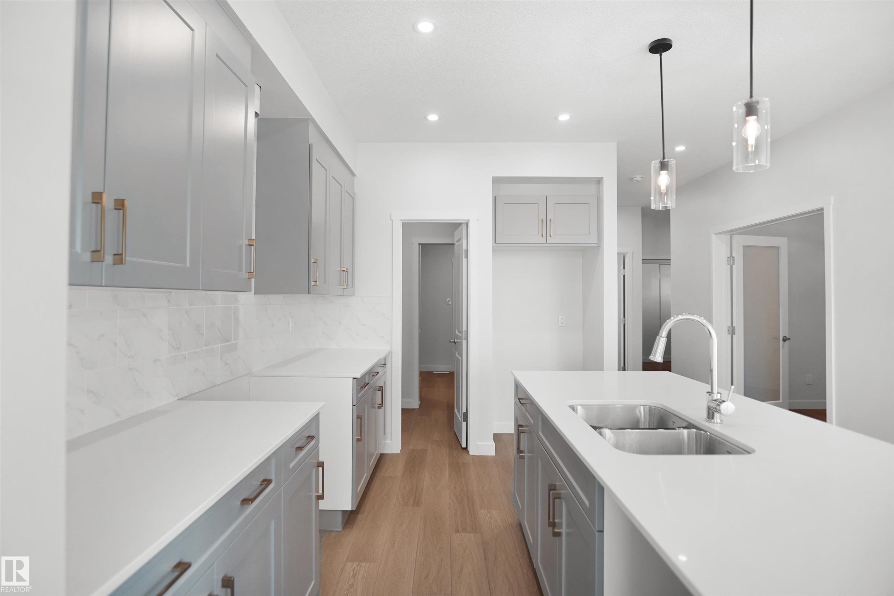 1015 14 Avenue Nw, Edmonton, AB