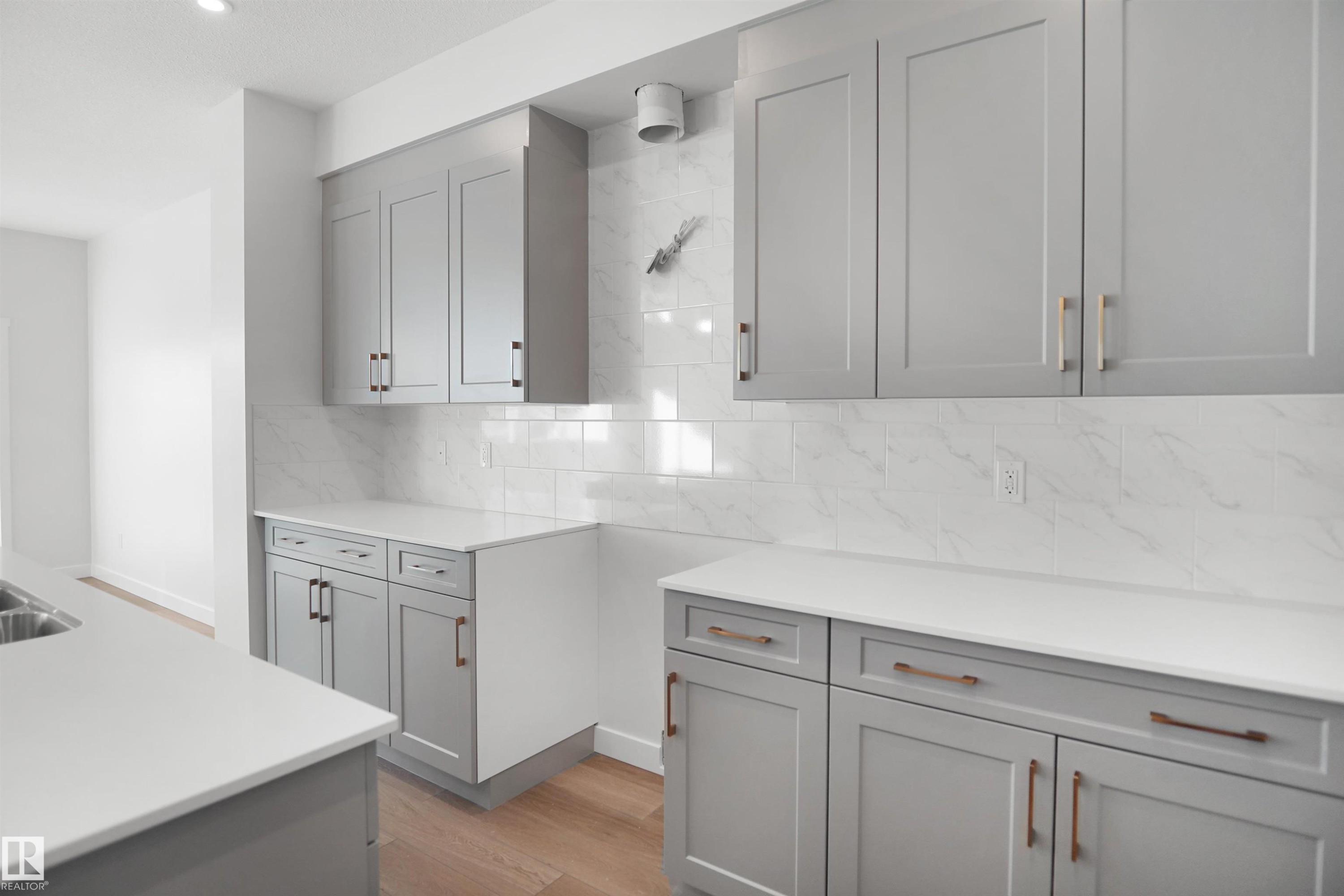 1015 14 Avenue Nw, Edmonton, AB