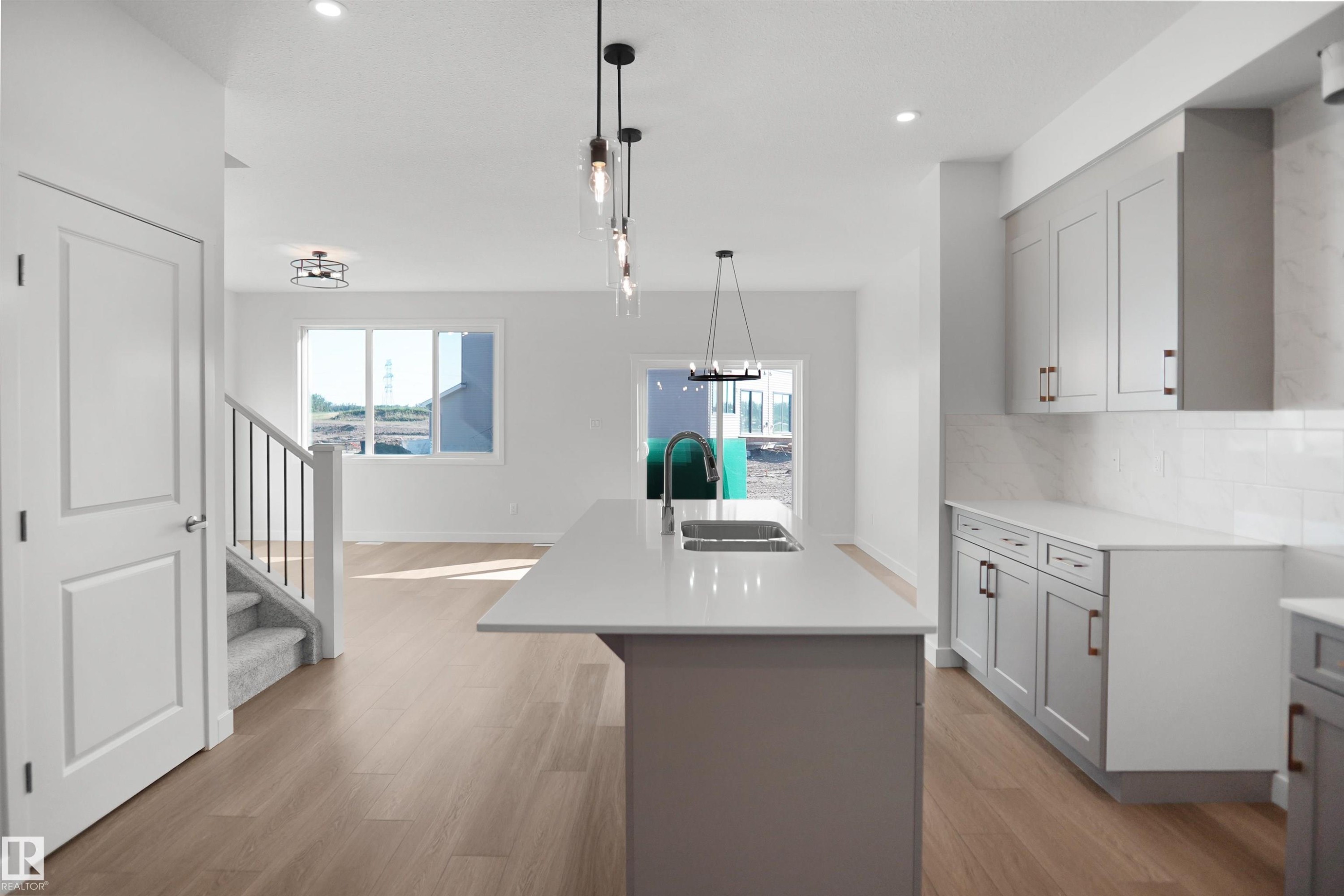 1015 14 Avenue Nw, Edmonton, AB
