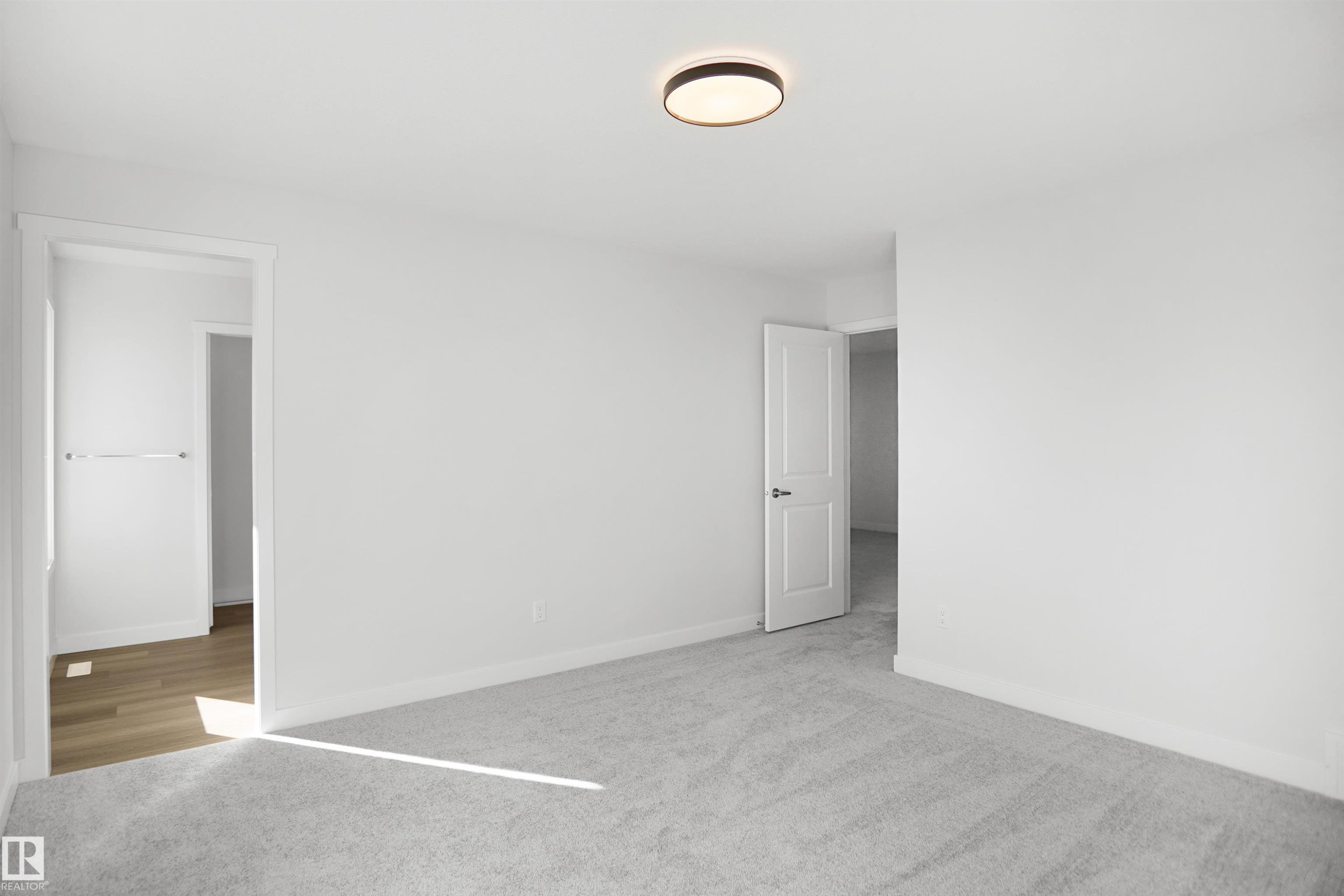 1015 14 Avenue Nw, Edmonton, AB