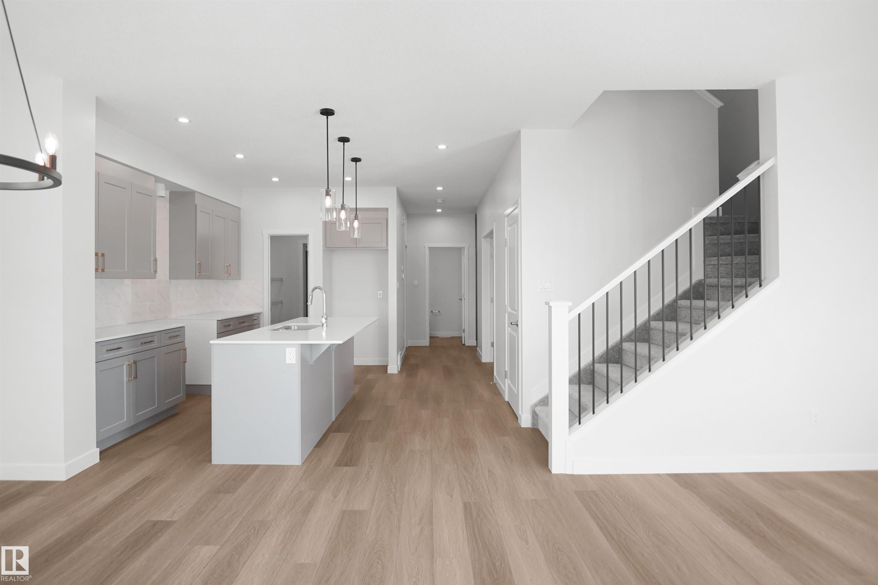 1015 14 Avenue Nw, Edmonton, AB