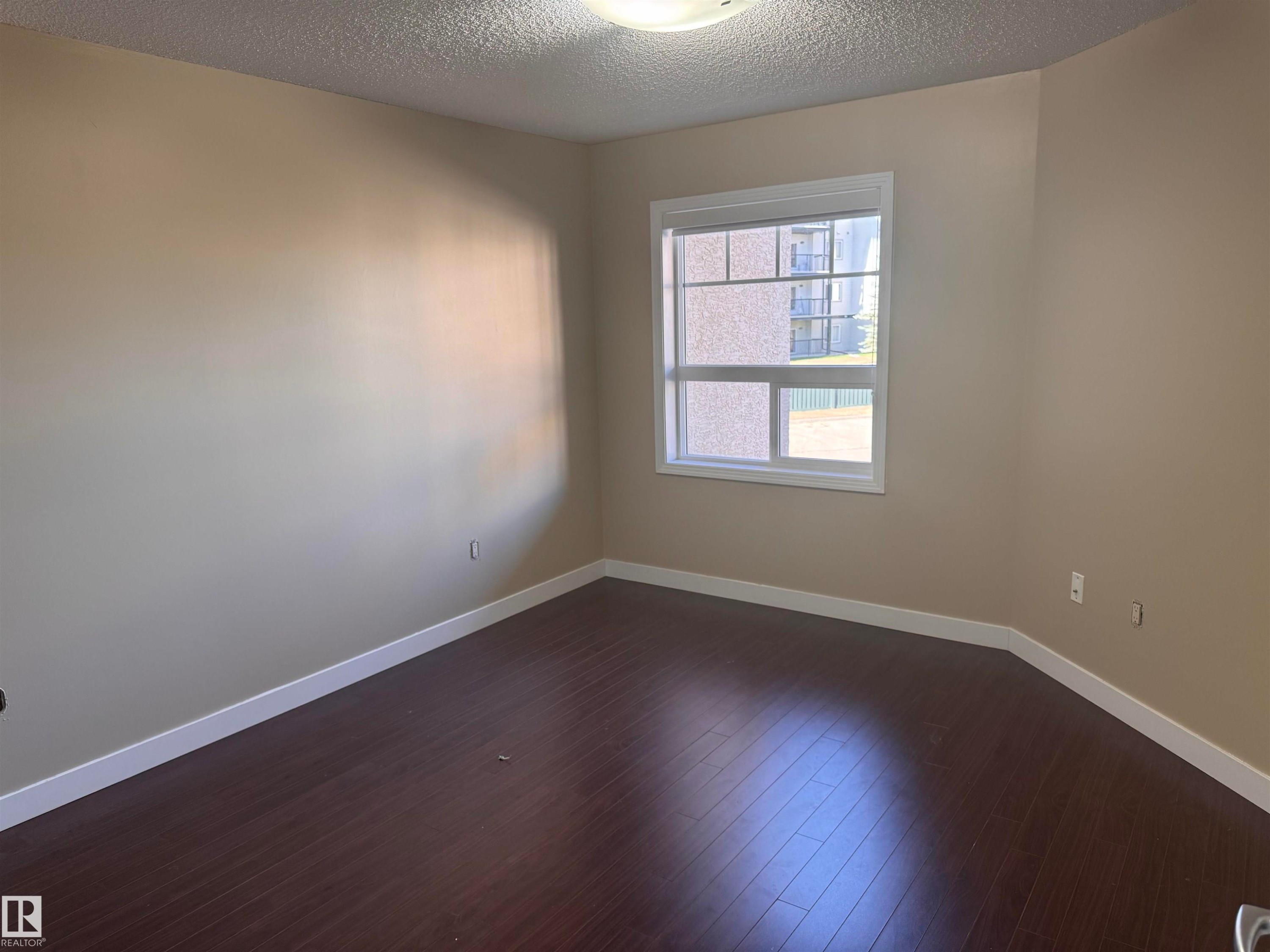 224 2045 Grantham Court, Edmonton, AB - Indoor Photo Showing Other Room